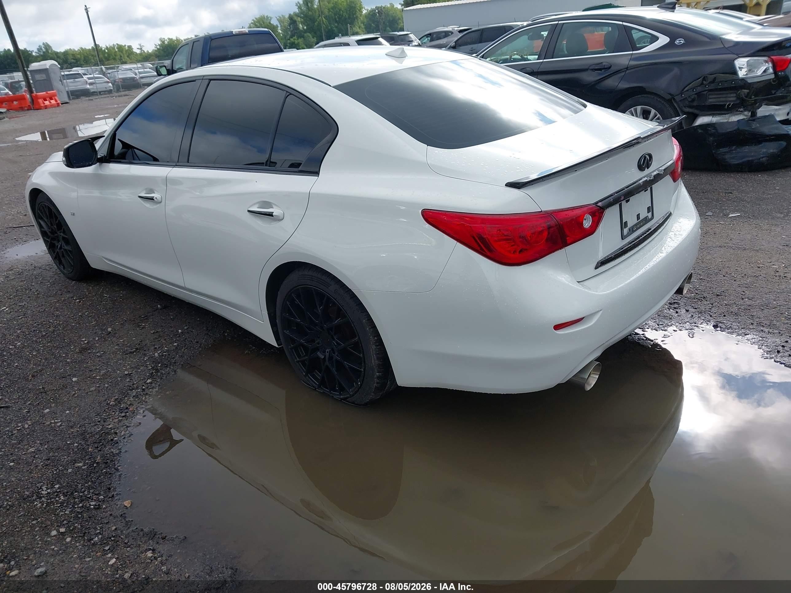 2015 Infiniti Q50   White vin: JN1BV7AP1FM339319