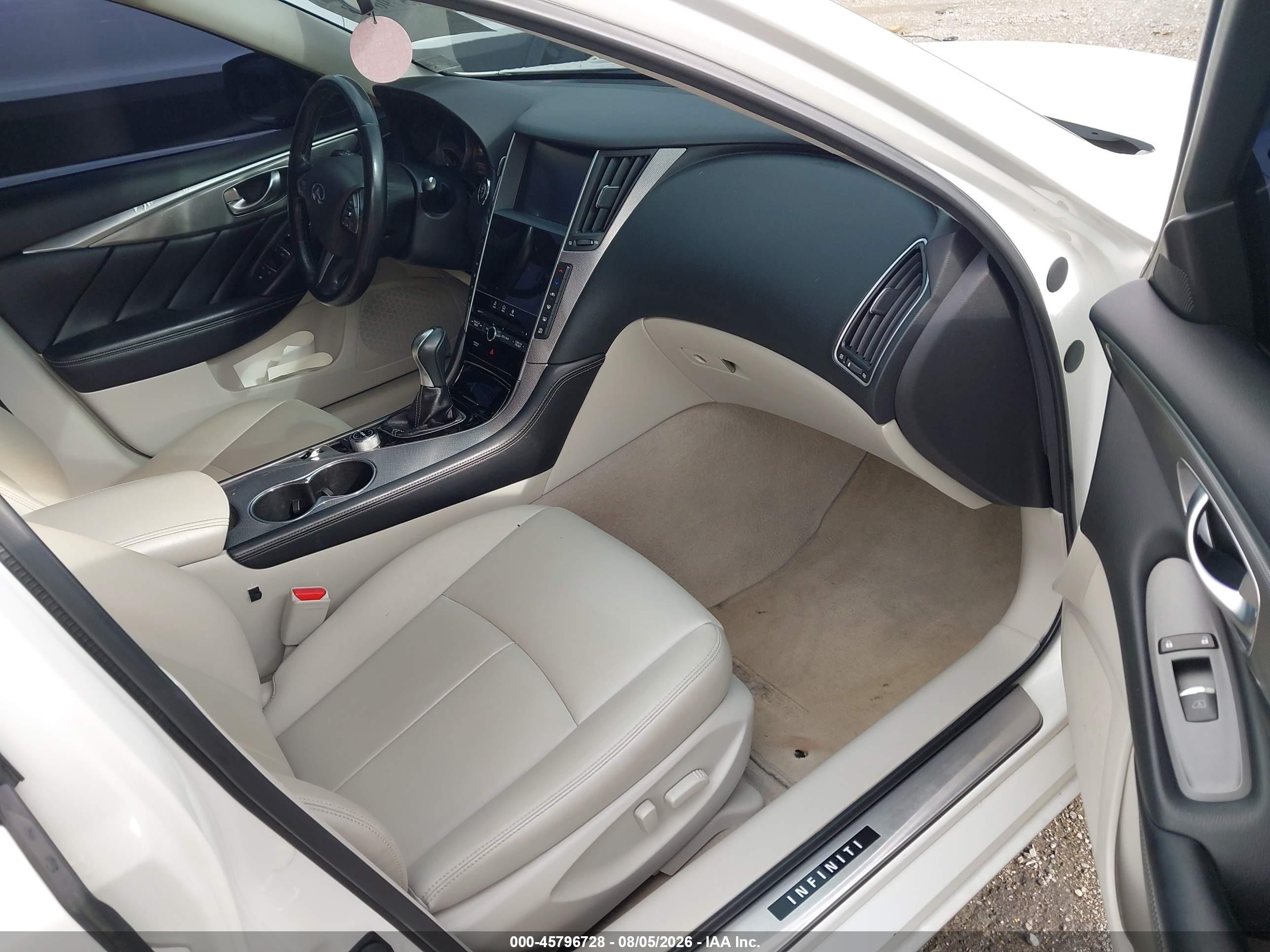 2015 Infiniti Q50   White vin: JN1BV7AP1FM339319