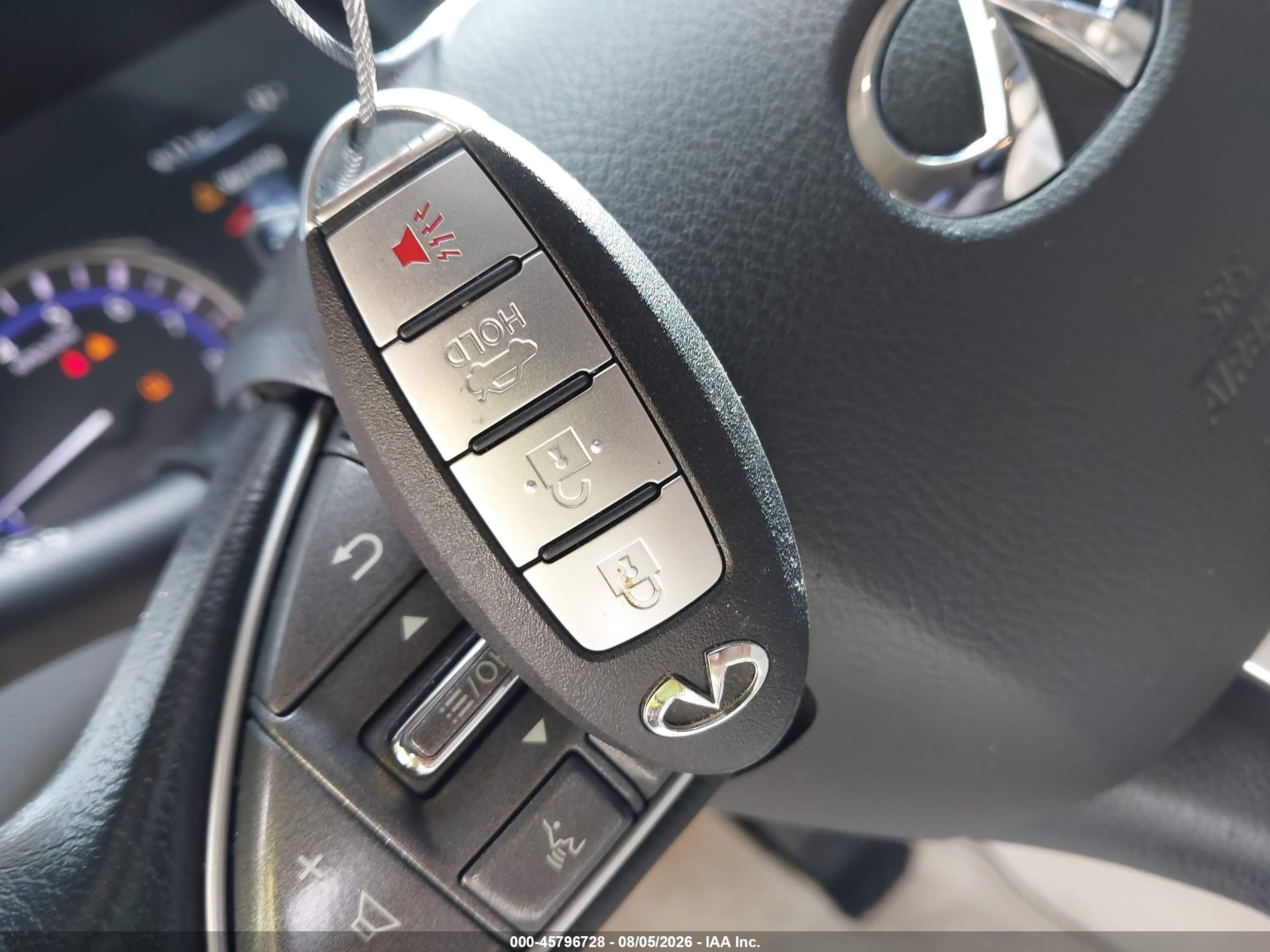 2015 Infiniti Q50   White vin: JN1BV7AP1FM339319