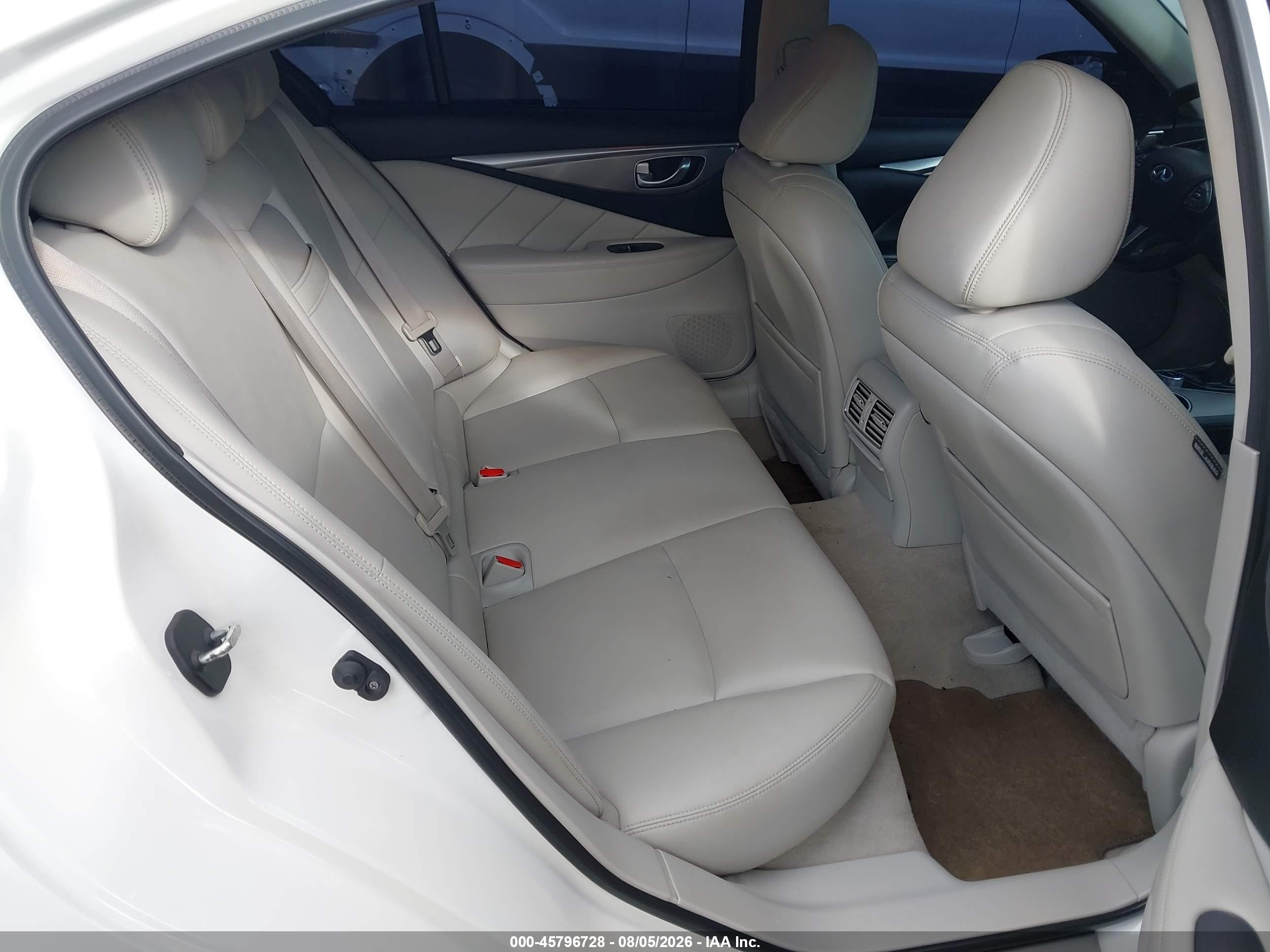 2015 Infiniti Q50   White vin: JN1BV7AP1FM339319