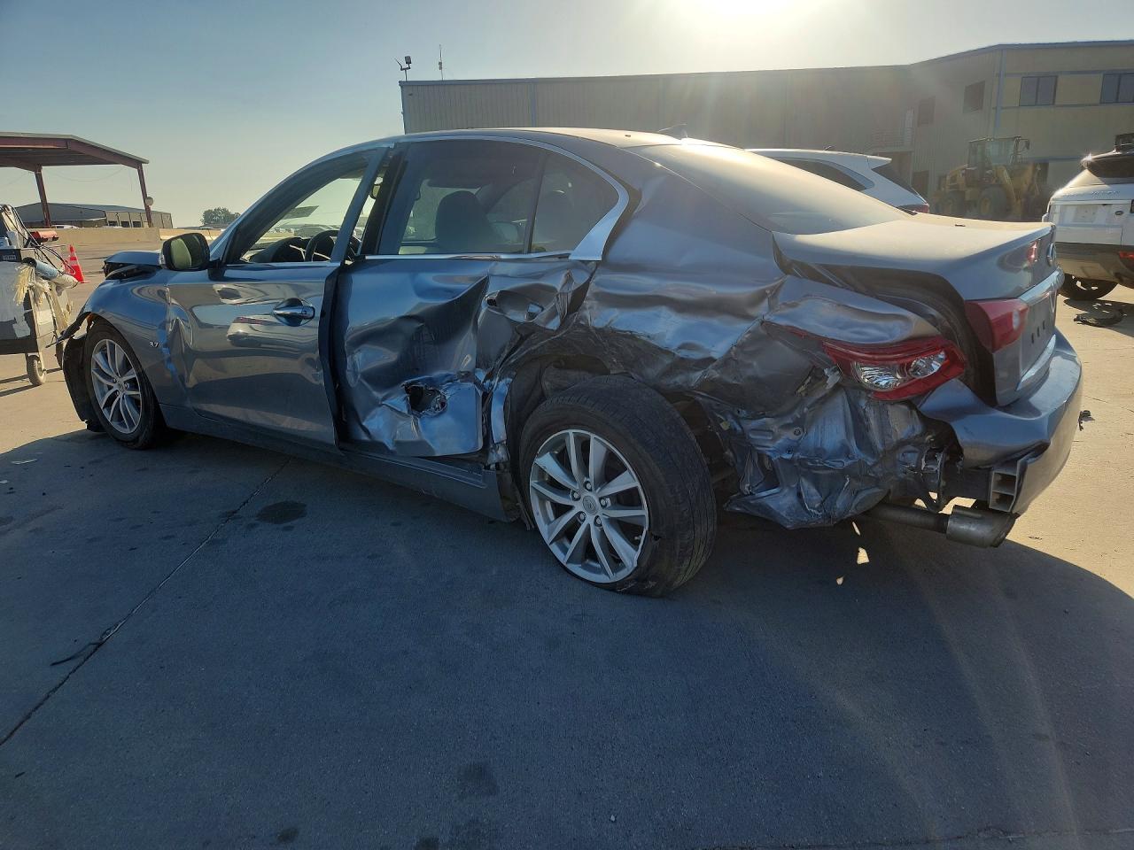 2015 Infiniti Q50 Premium Blue vin: JN1BV7AP1FM348702