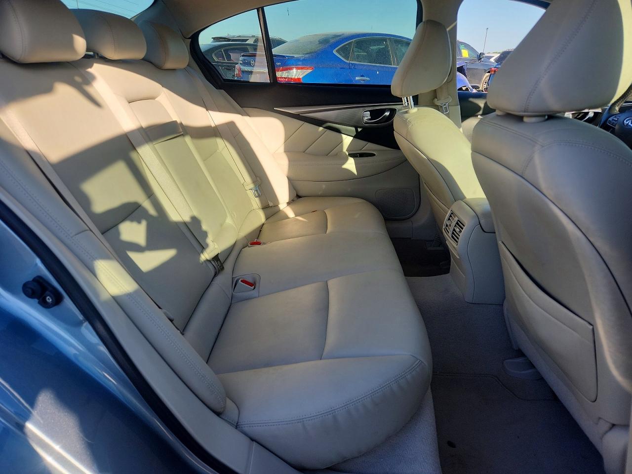 2015 Infiniti Q50 Premium Blue vin: JN1BV7AP1FM348702