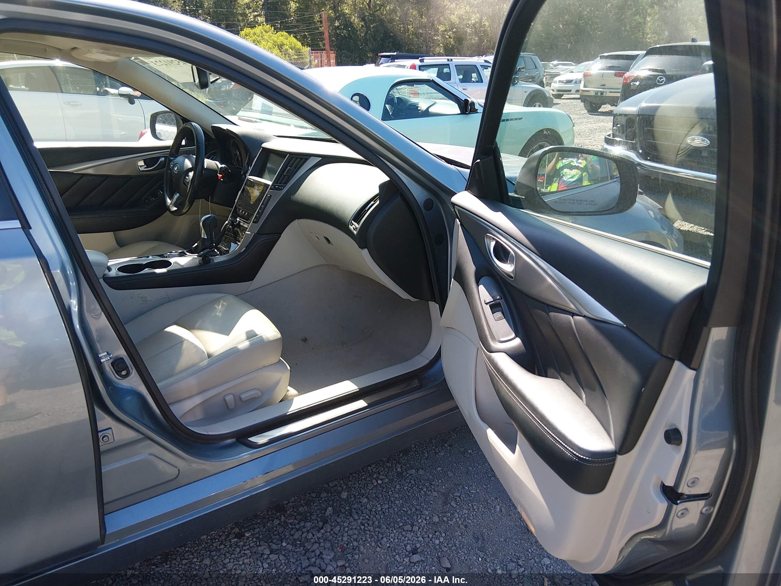 2015 Infiniti Q50 Premium Silver vin: JN1BV7AP1FM354015