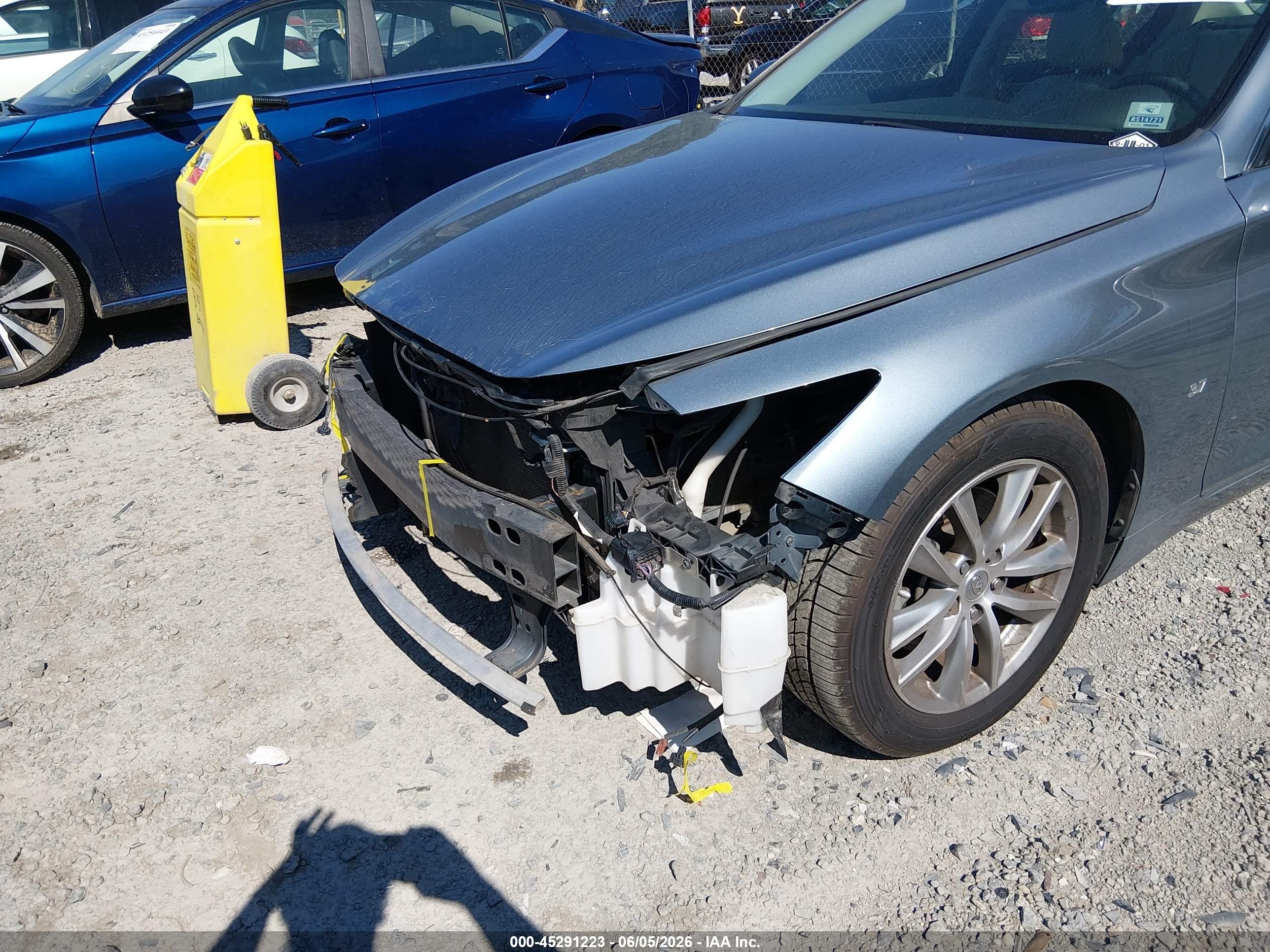 2015 Infiniti Q50 Premium Silver vin: JN1BV7AP1FM354015