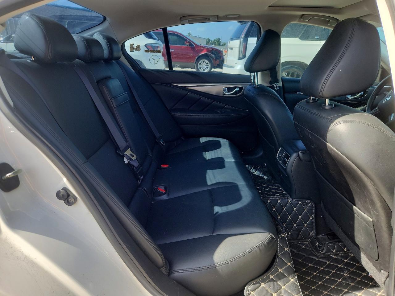 2015 Infiniti Q50 Base White vin: JN1BV7AP1FM355519
