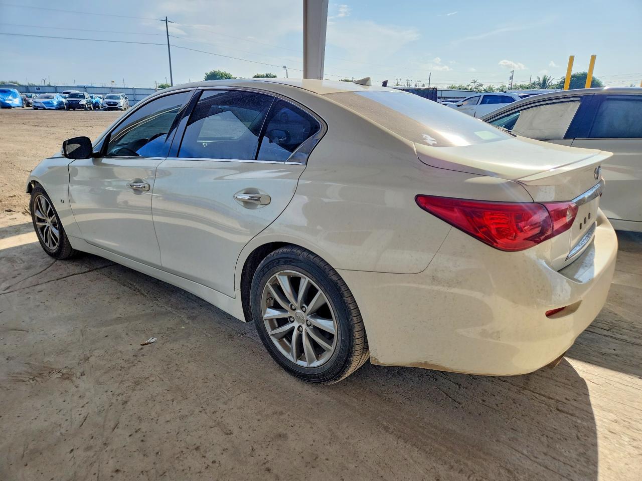2015 Infiniti Q50 Base White vin: JN1BV7AP1FM356329