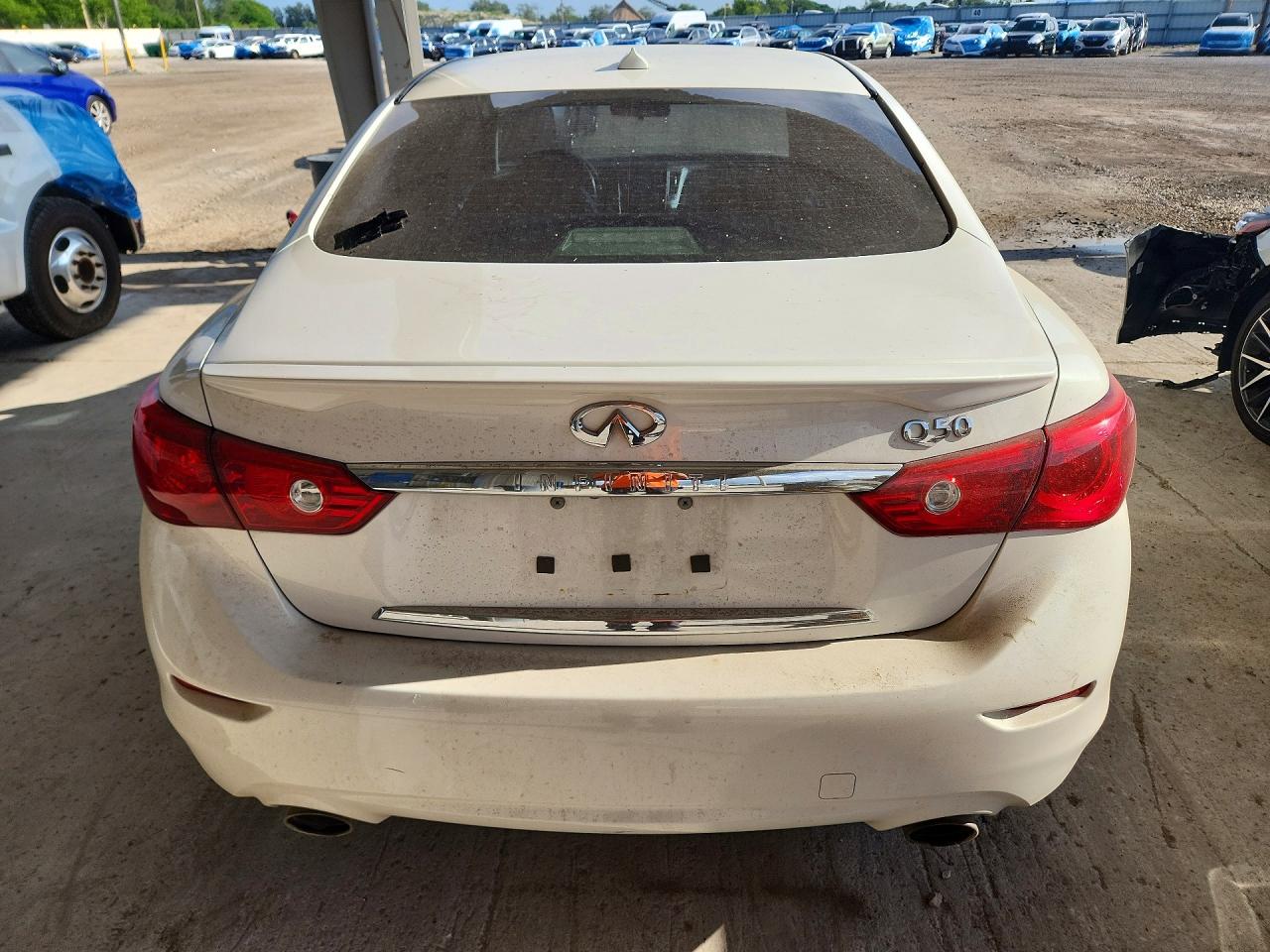 2015 Infiniti Q50 Base White vin: JN1BV7AP1FM356329