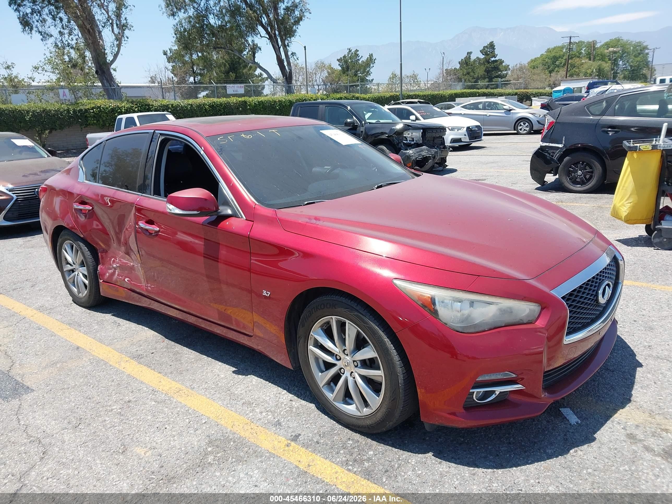2014 Infiniti Q50 Premium Red vin: JN1BV7AP2EM671574