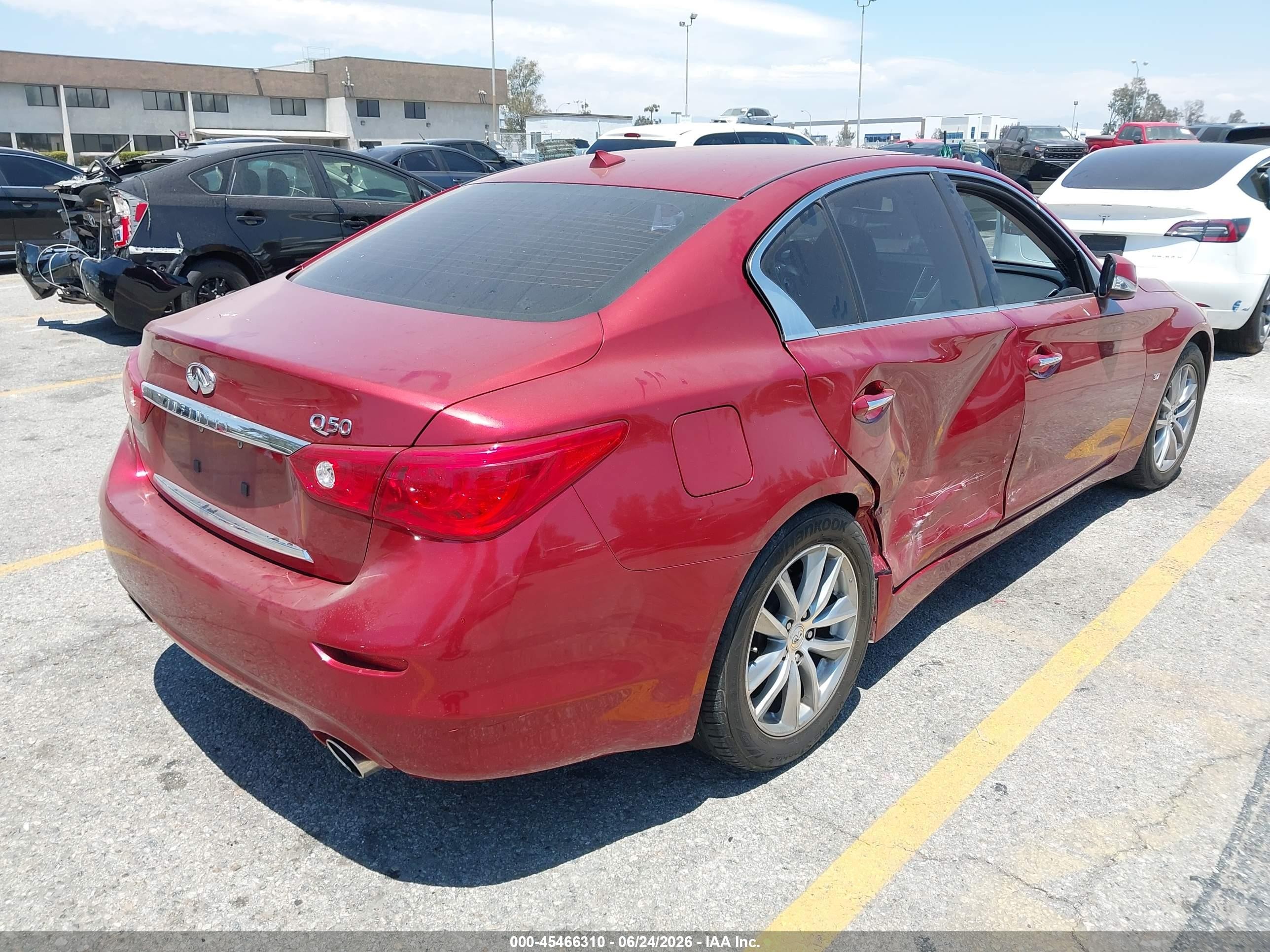 2014 Infiniti Q50 Premium Red vin: JN1BV7AP2EM671574
