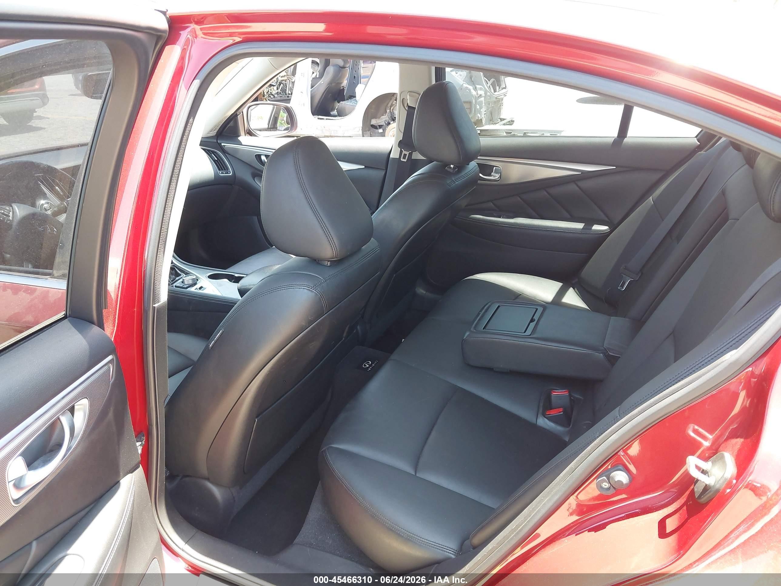 2014 Infiniti Q50 Premium Red vin: JN1BV7AP2EM671574