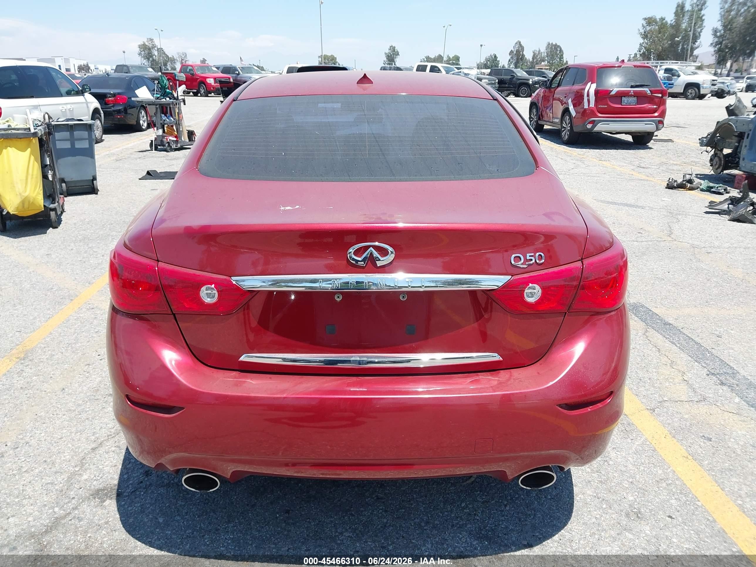 2014 Infiniti Q50 Premium Red vin: JN1BV7AP2EM671574