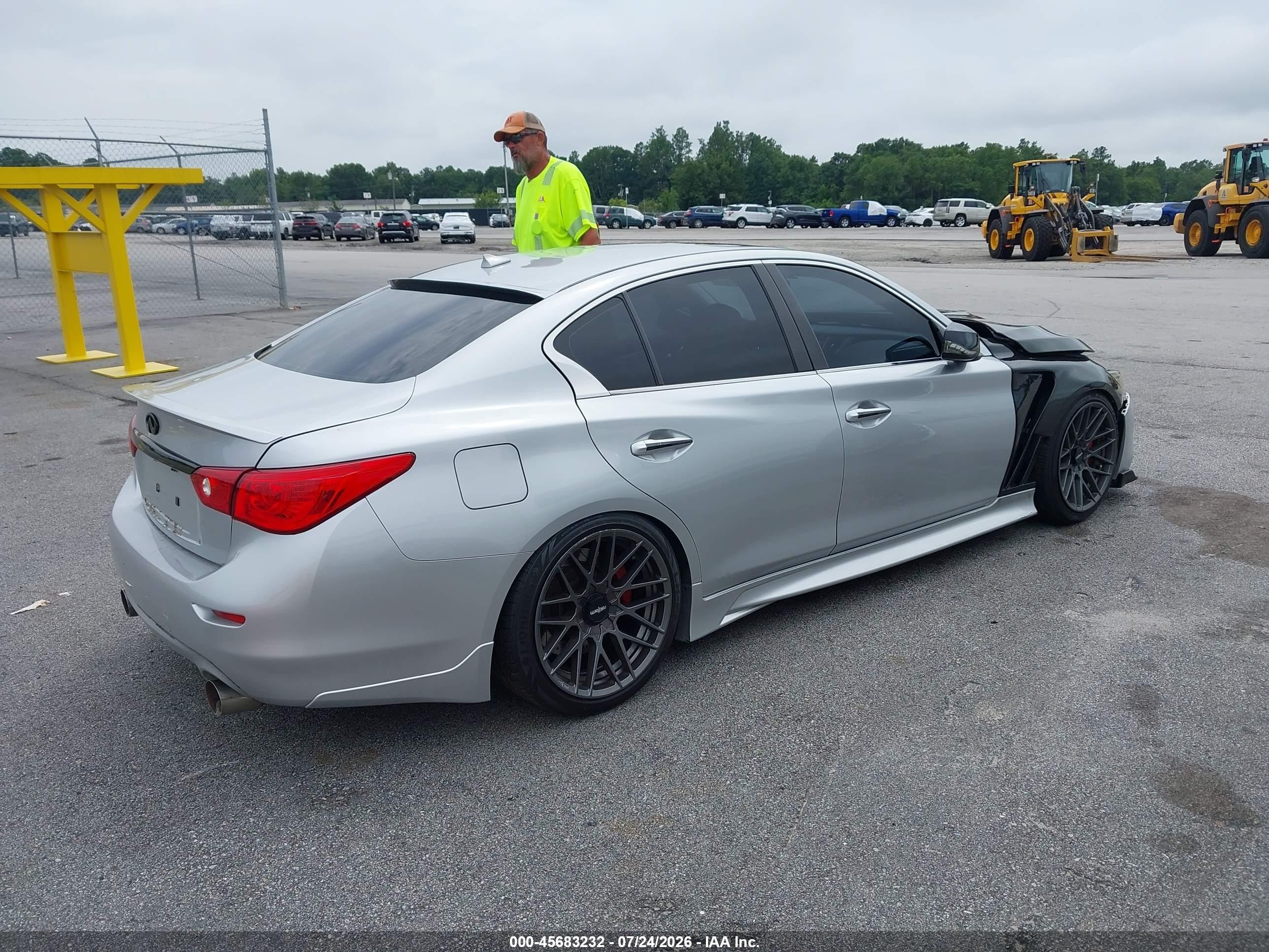 2014 Infiniti Q50 Premium Серебряный vin: JN1BV7AP2EM675253