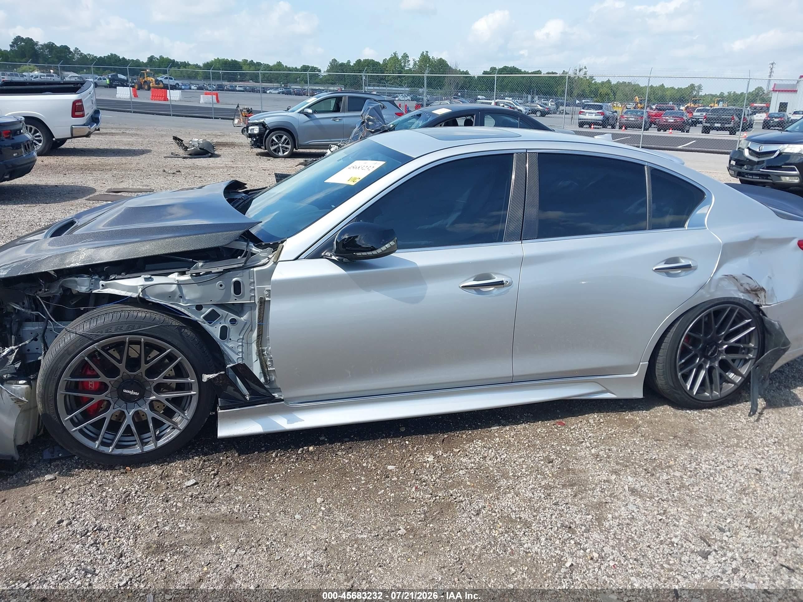 2014 Infiniti Q50 Premium Серебряный vin: JN1BV7AP2EM675253