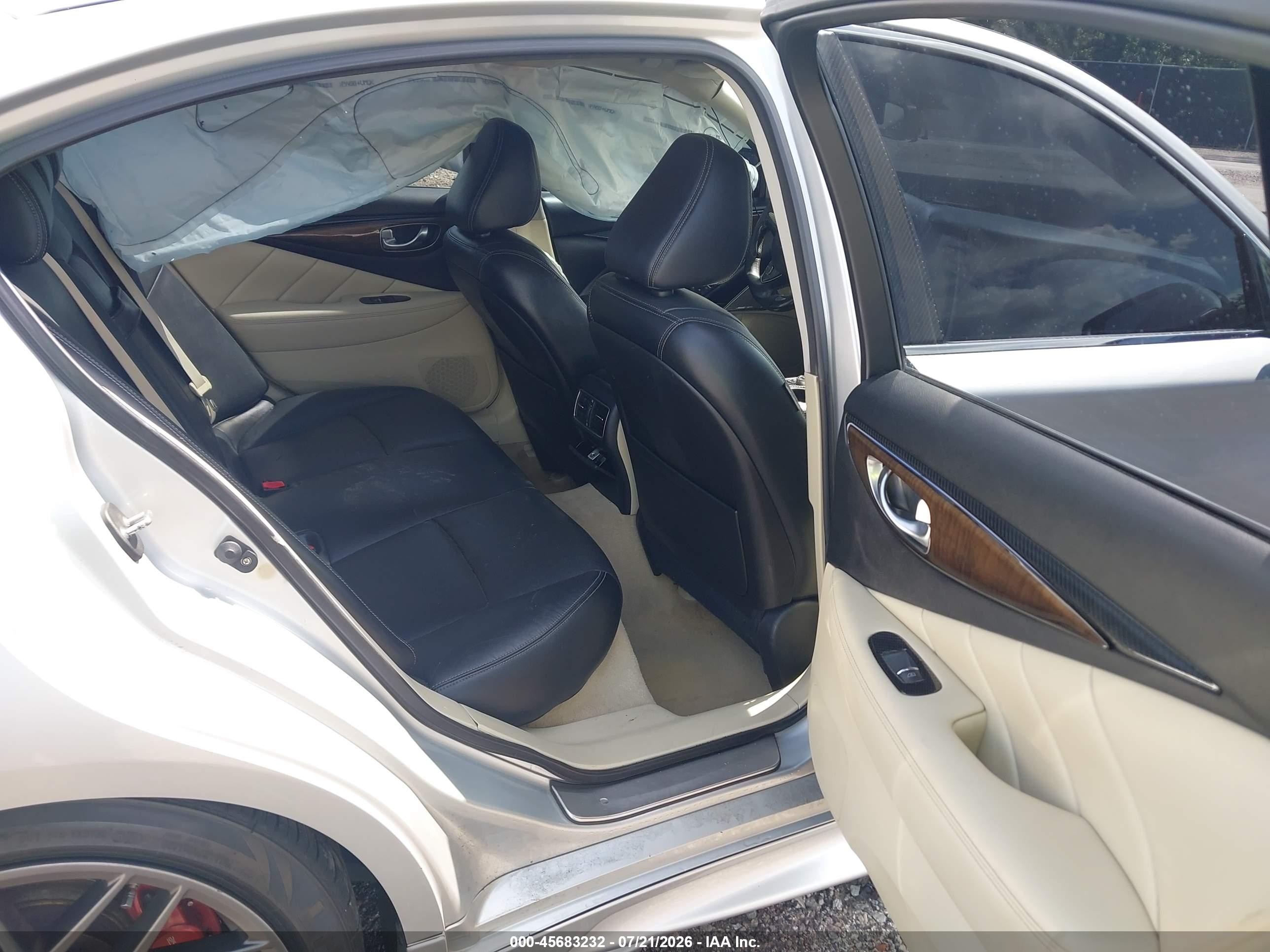 2014 Infiniti Q50 Premium Серебряный vin: JN1BV7AP2EM675253