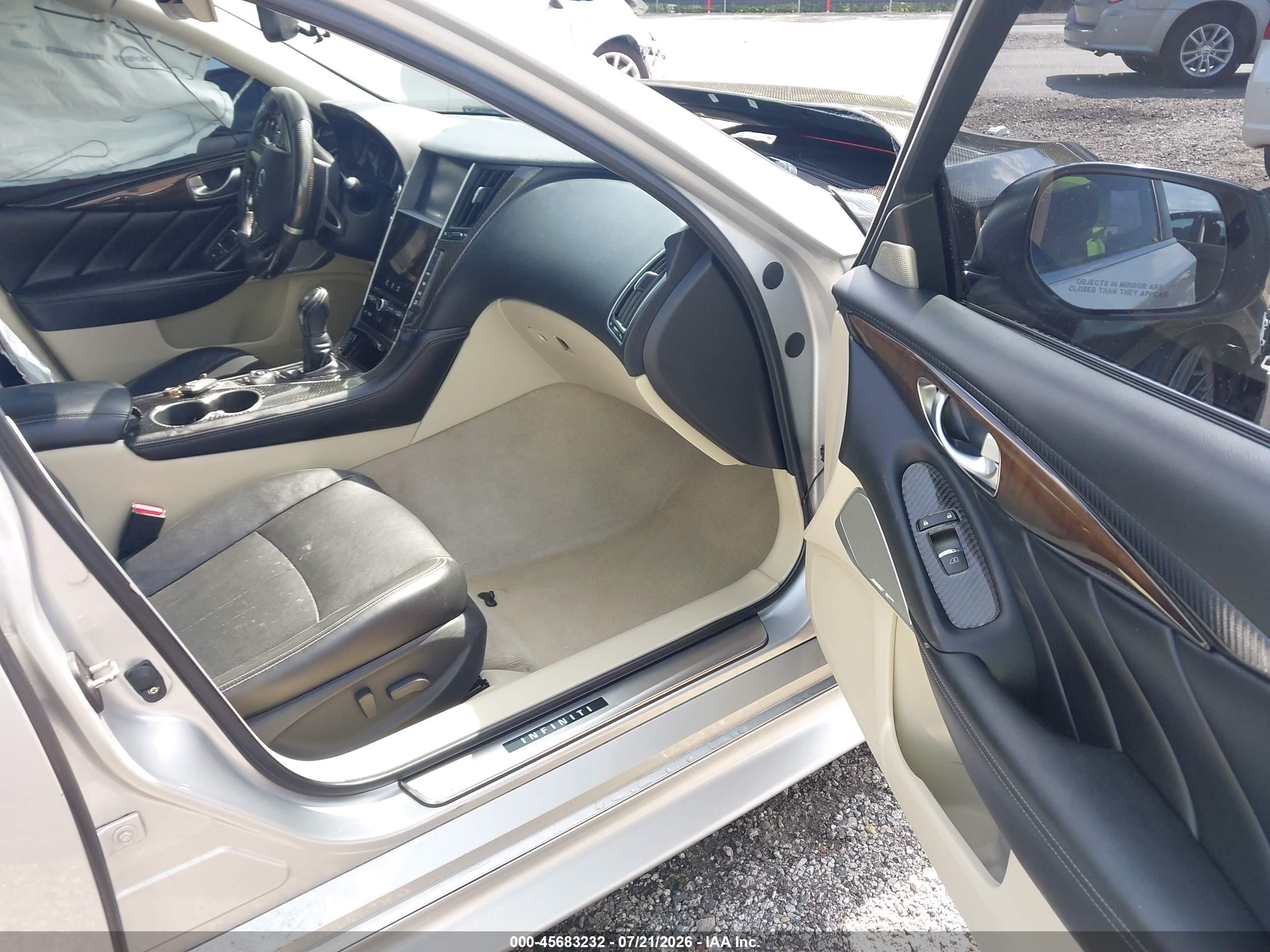 2014 Infiniti Q50 Premium Серебряный vin: JN1BV7AP2EM675253