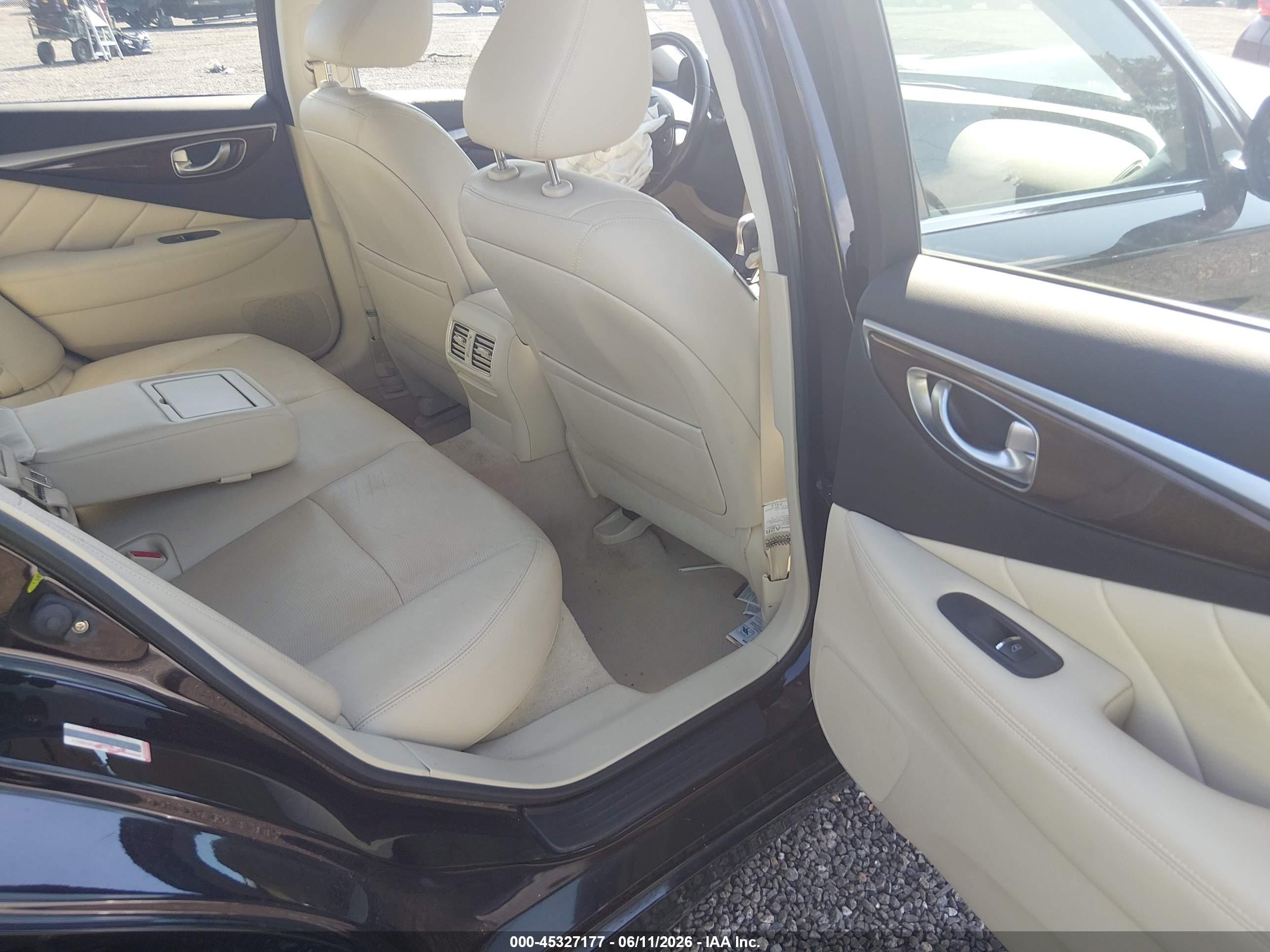 2015 Infiniti Q50 Premium Black vin: JN1BV7AP2FM335974