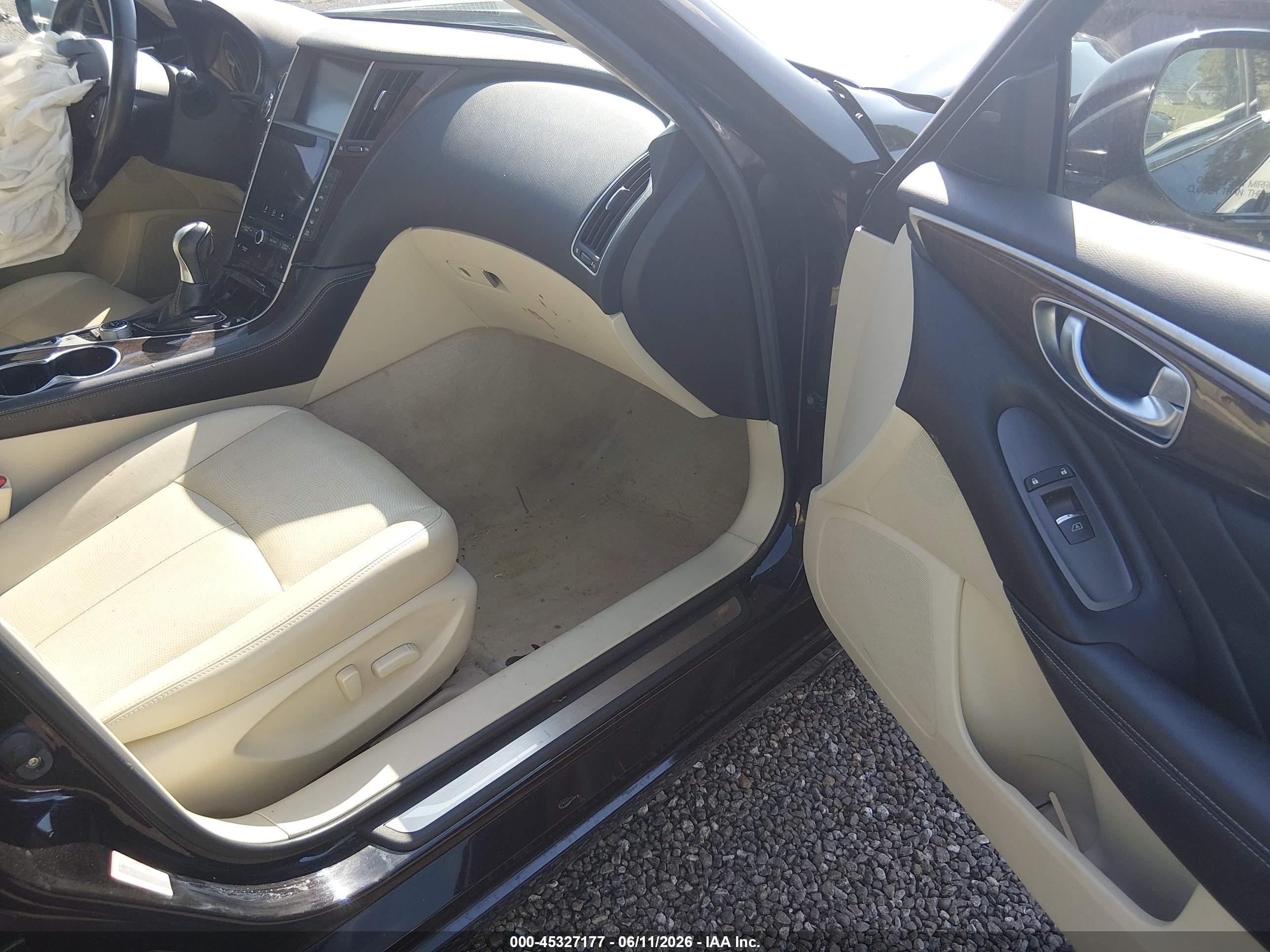 2015 Infiniti Q50 Premium Black vin: JN1BV7AP2FM335974
