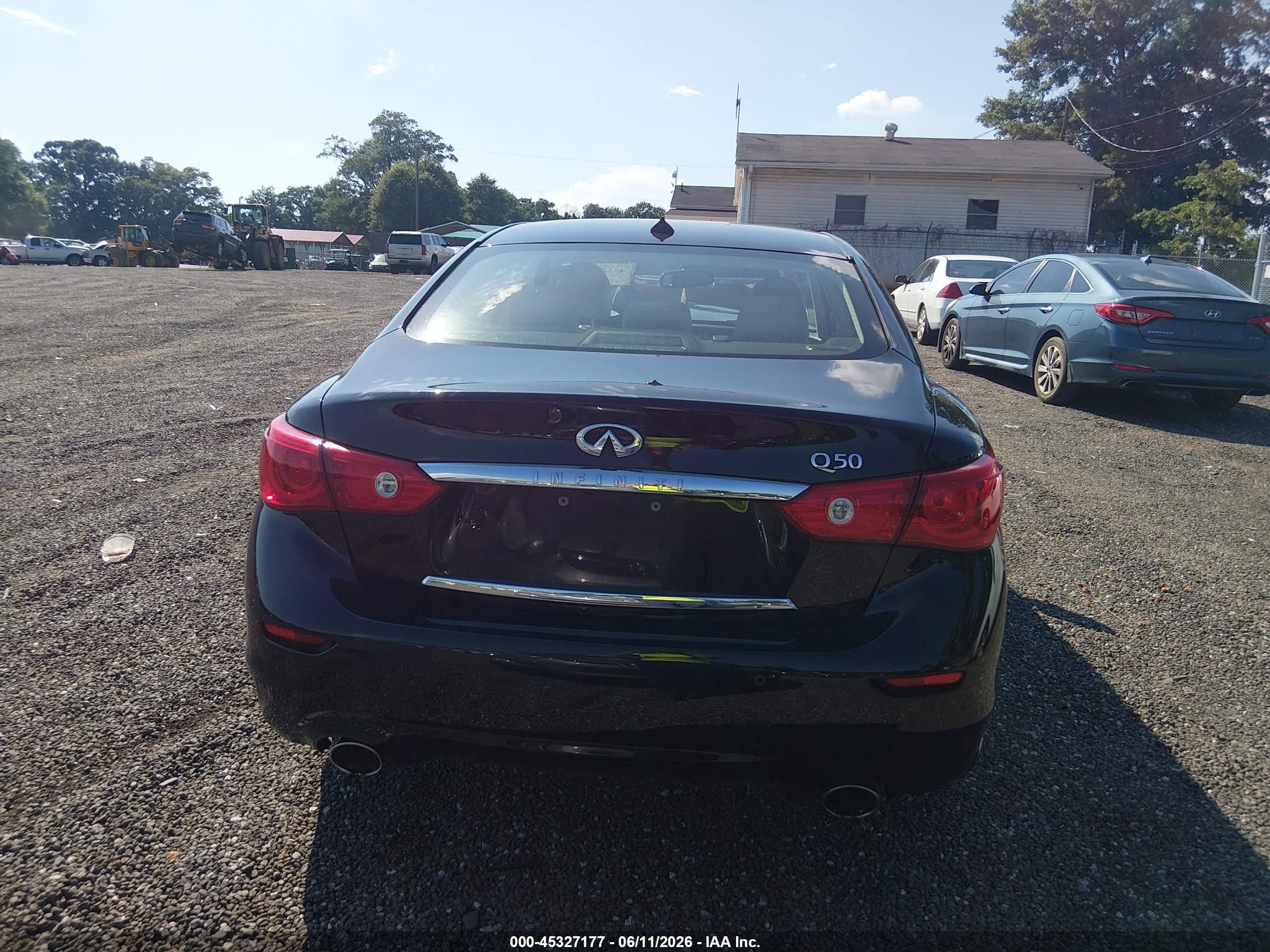 2015 Infiniti Q50 Premium Black vin: JN1BV7AP2FM335974