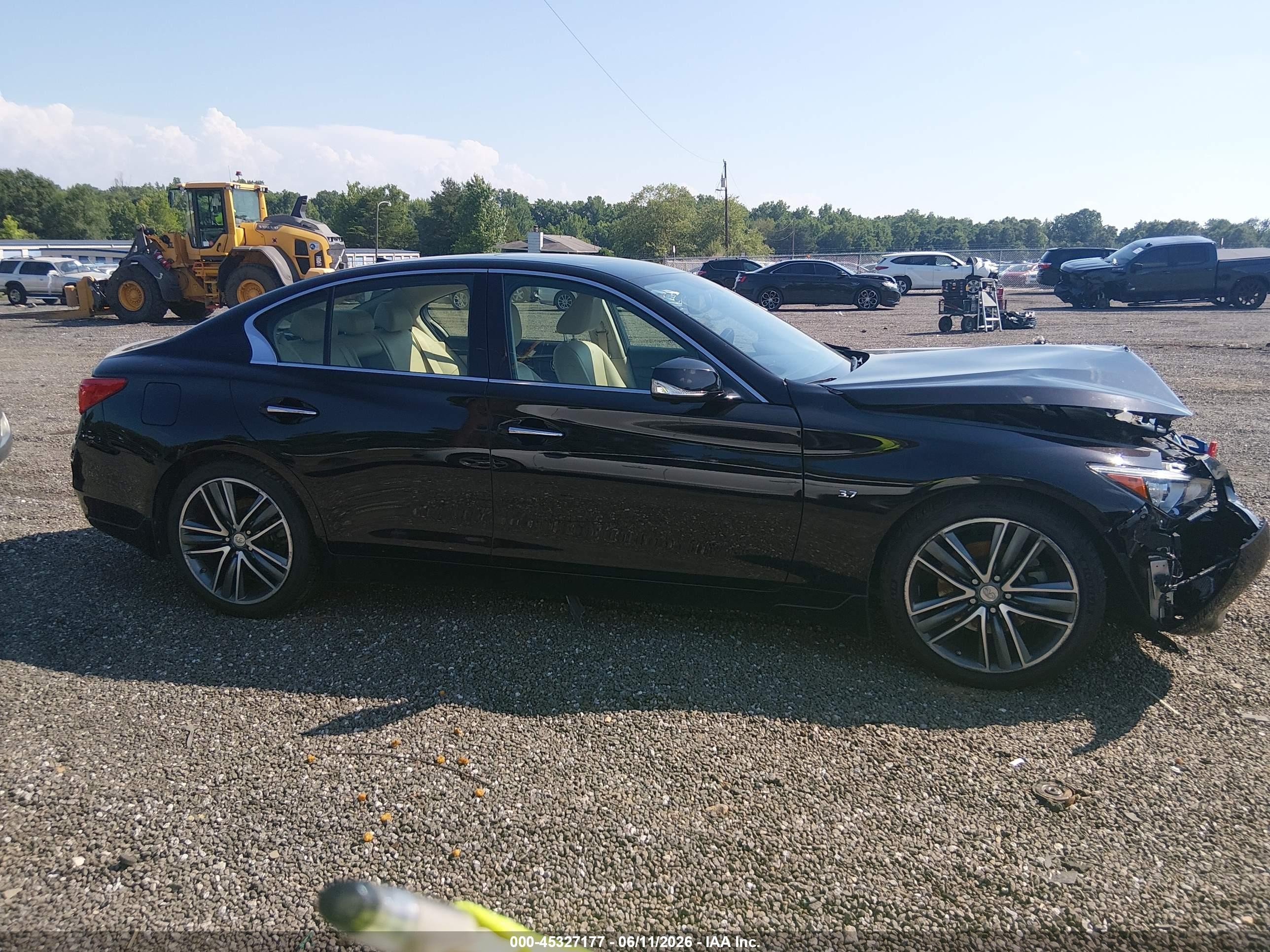 2015 Infiniti Q50 Premium Black vin: JN1BV7AP2FM335974