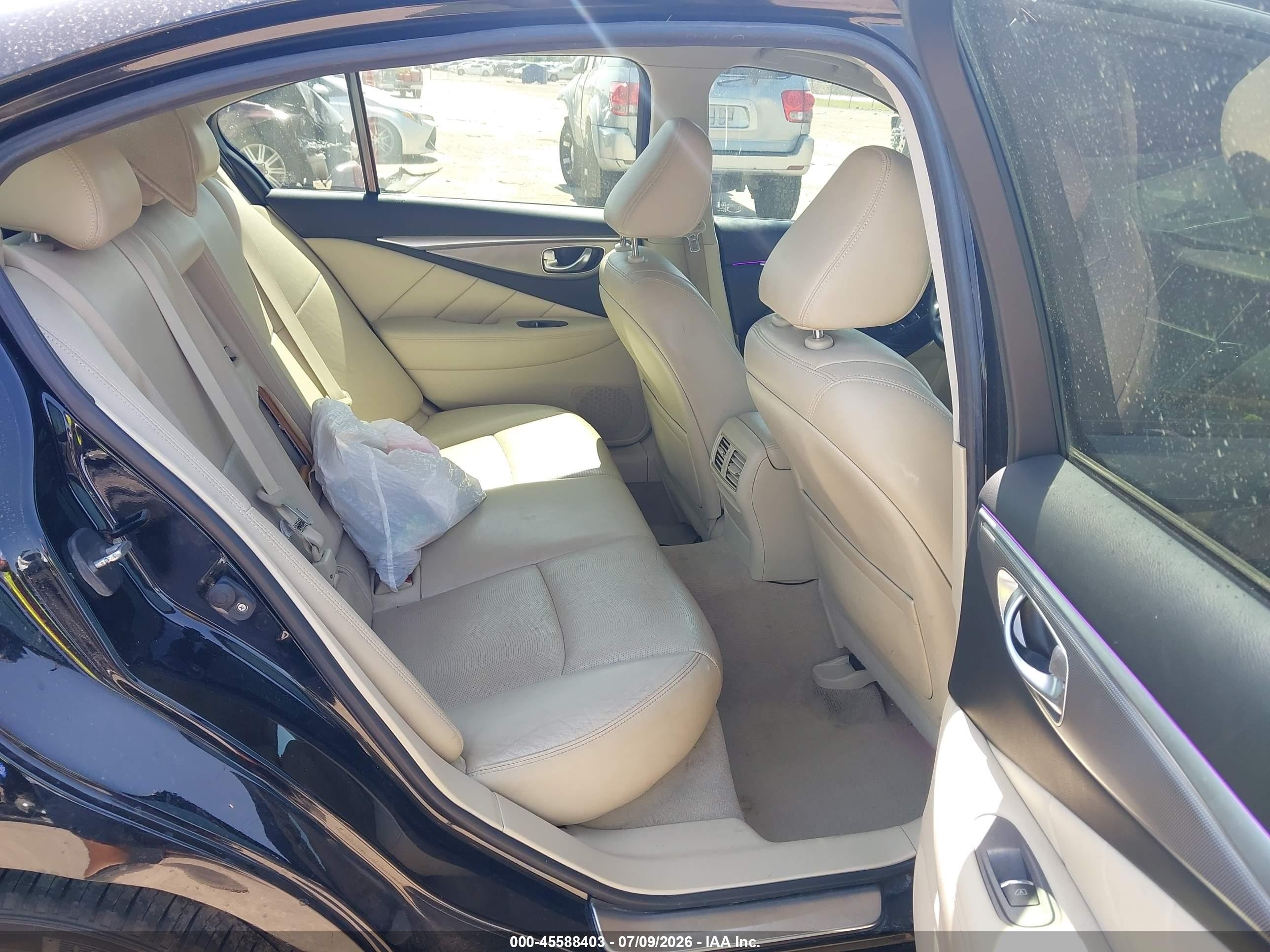 2015 Infiniti Q50 Premium Black vin: JN1BV7AP2FM342813