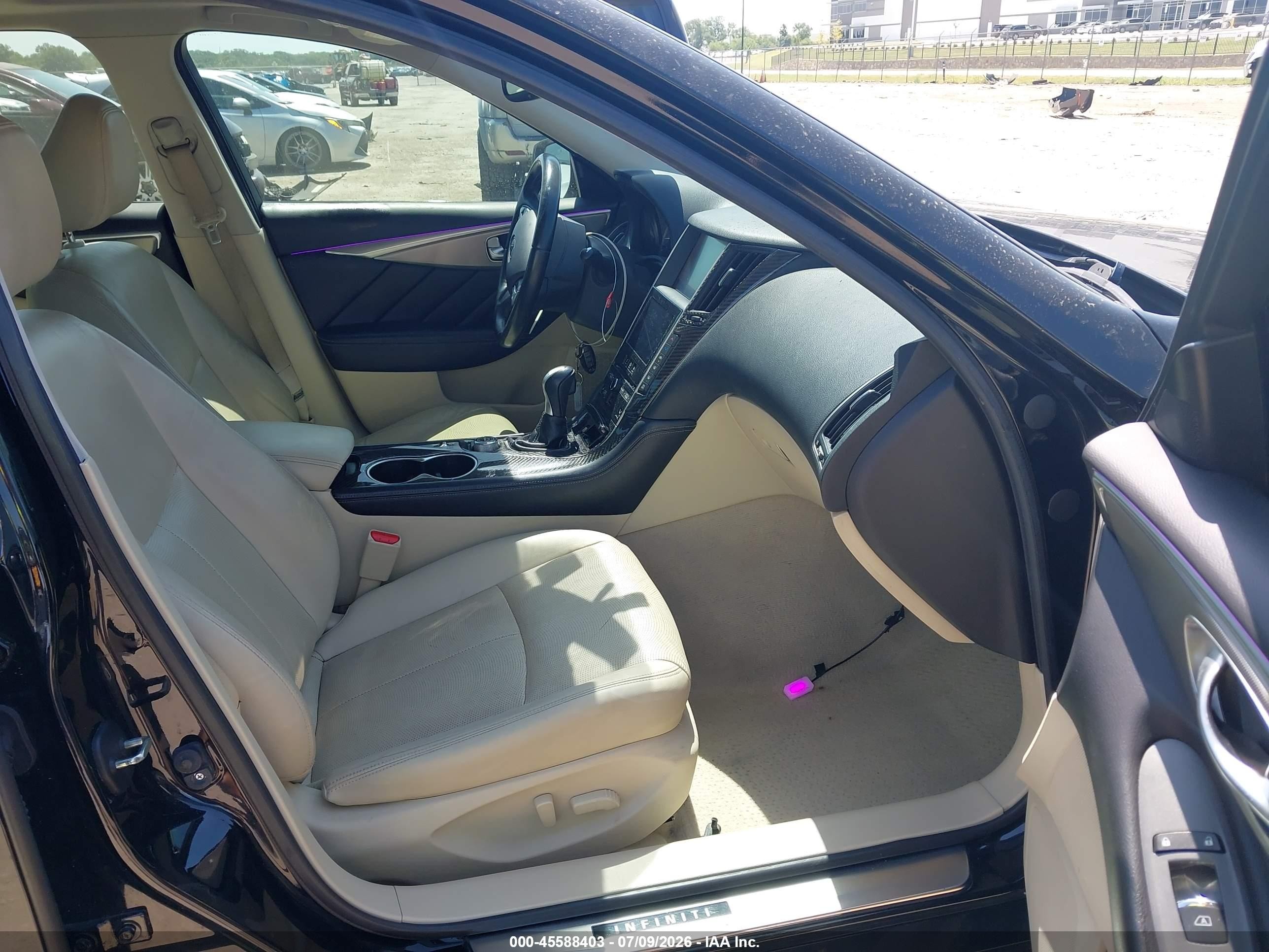 2015 Infiniti Q50 Premium Black vin: JN1BV7AP2FM342813