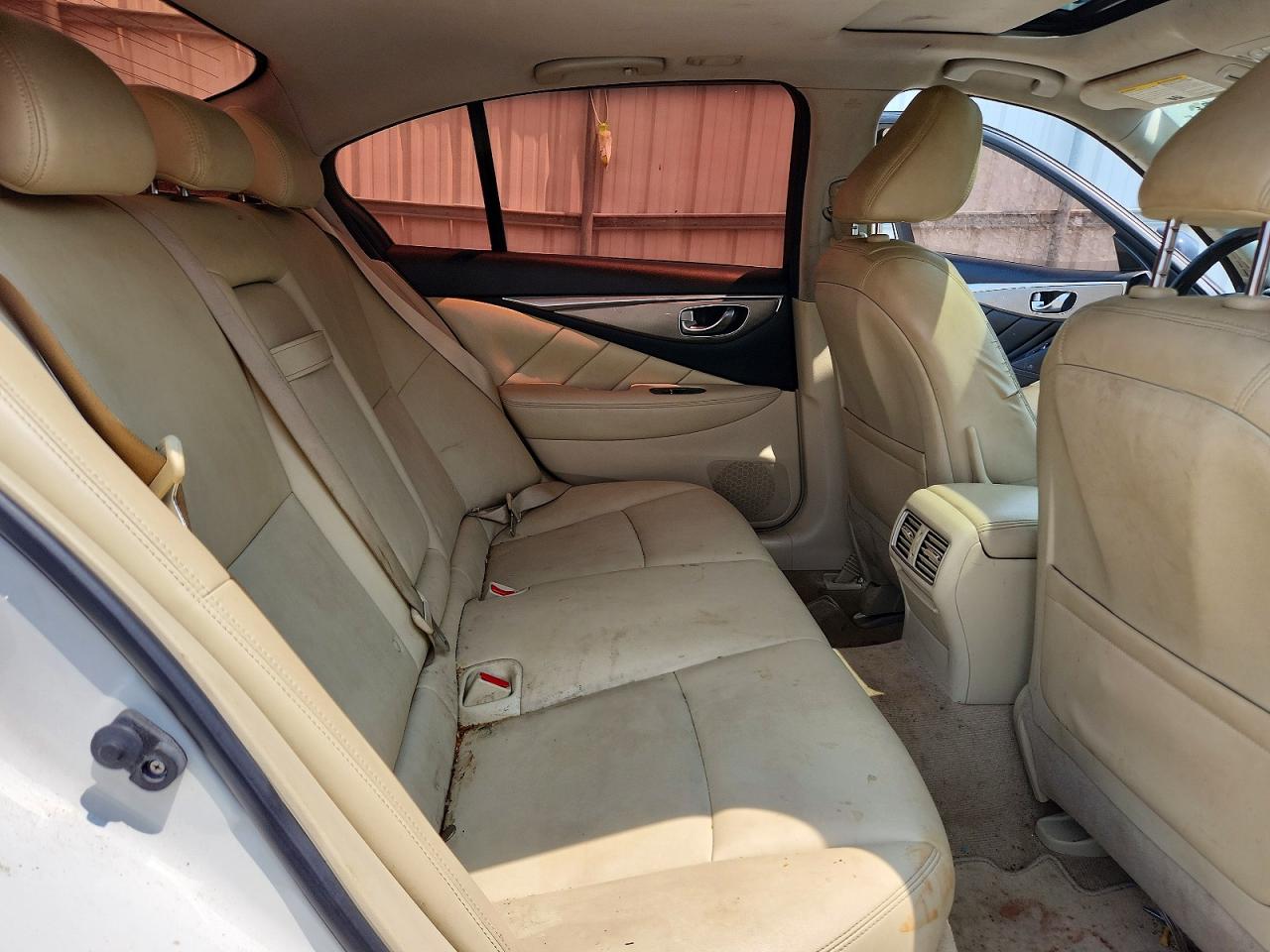 2015 Infiniti Q50 Premium White vin: JN1BV7AP2FM343301
