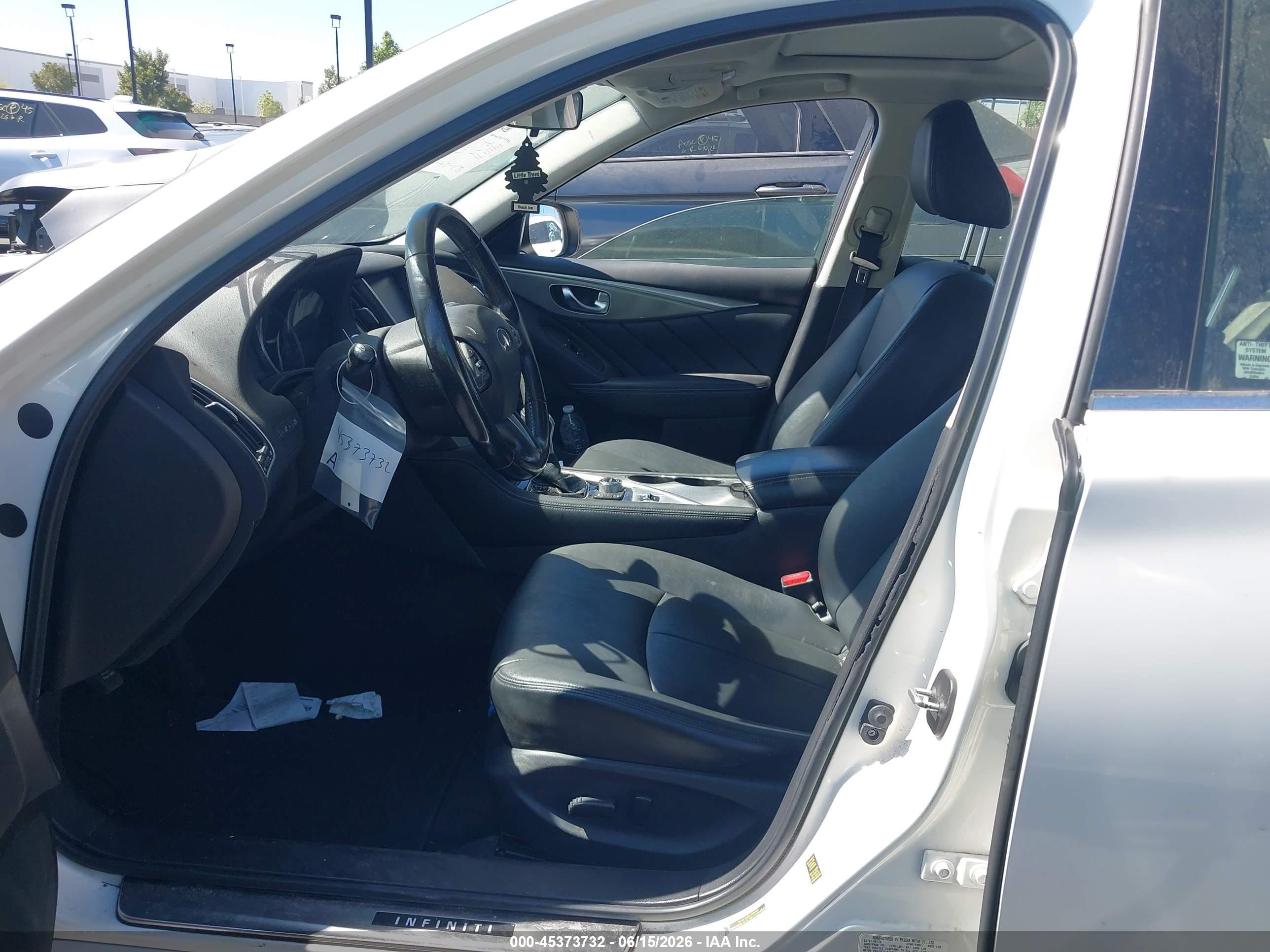 2015 Infiniti Q50   White vin: JN1BV7AP2FM346151