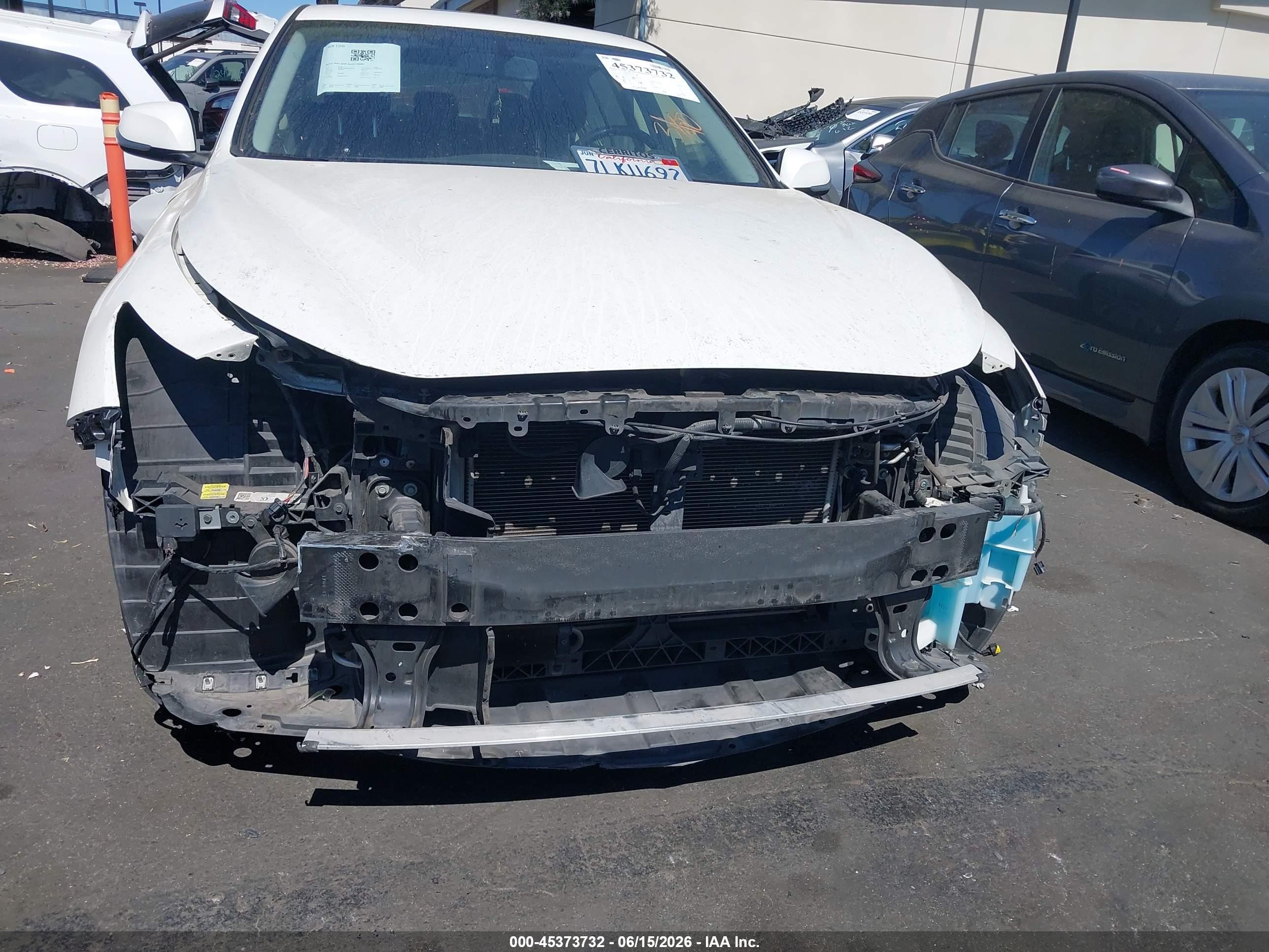 2015 Infiniti Q50   White vin: JN1BV7AP2FM346151