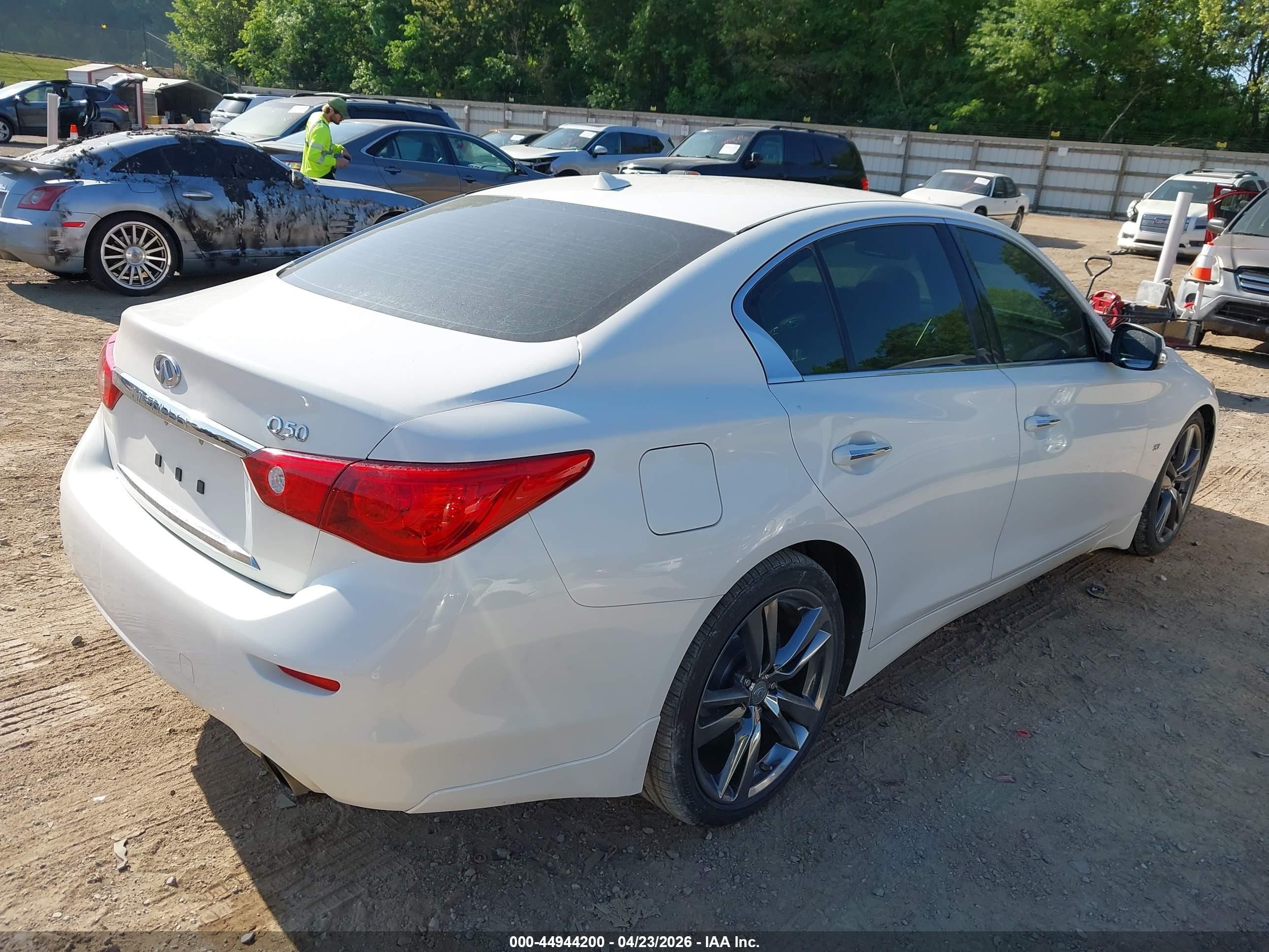 2015 Infiniti Q50 Premium White vin: JN1BV7AP2FM348644