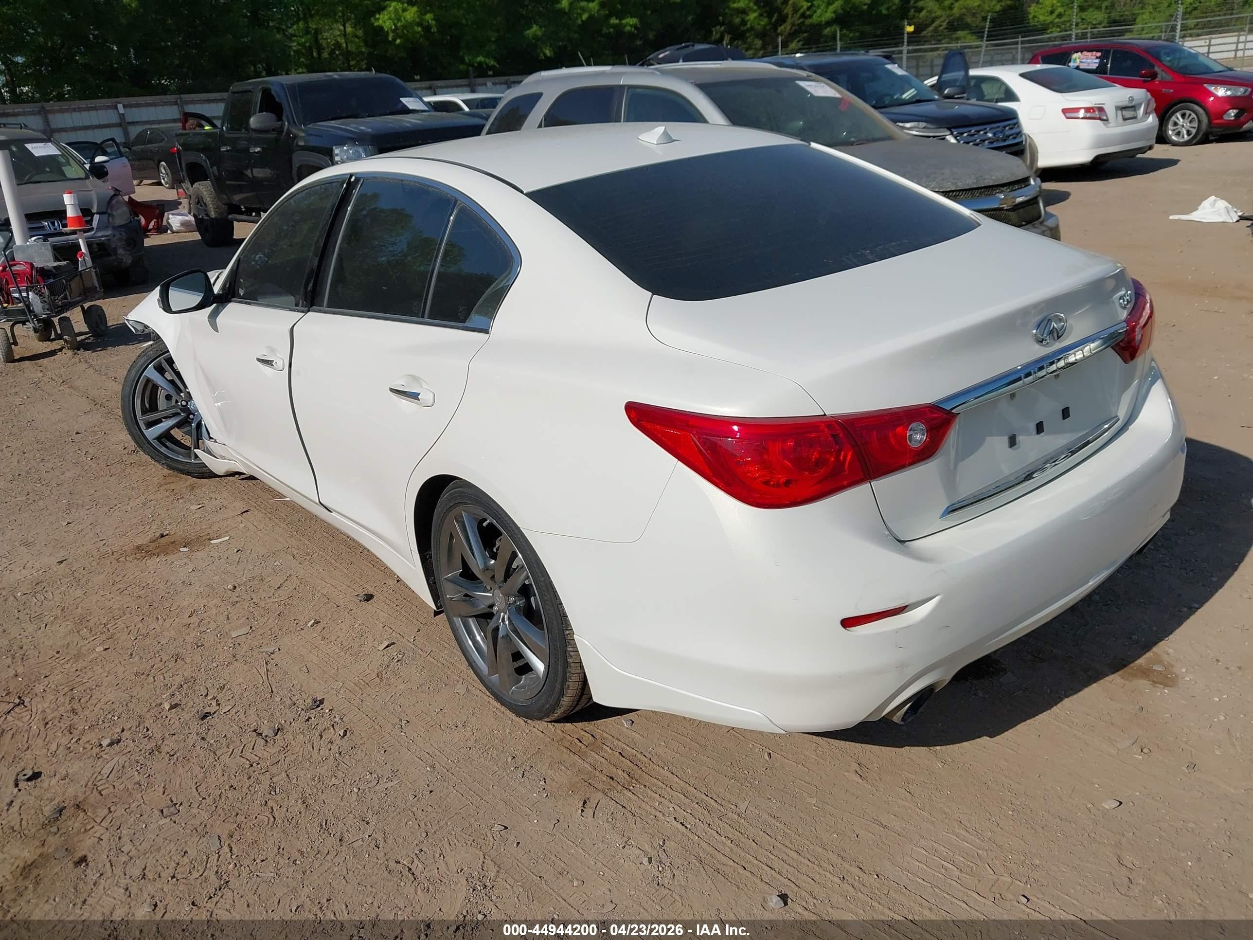 2015 Infiniti Q50 Premium White vin: JN1BV7AP2FM348644