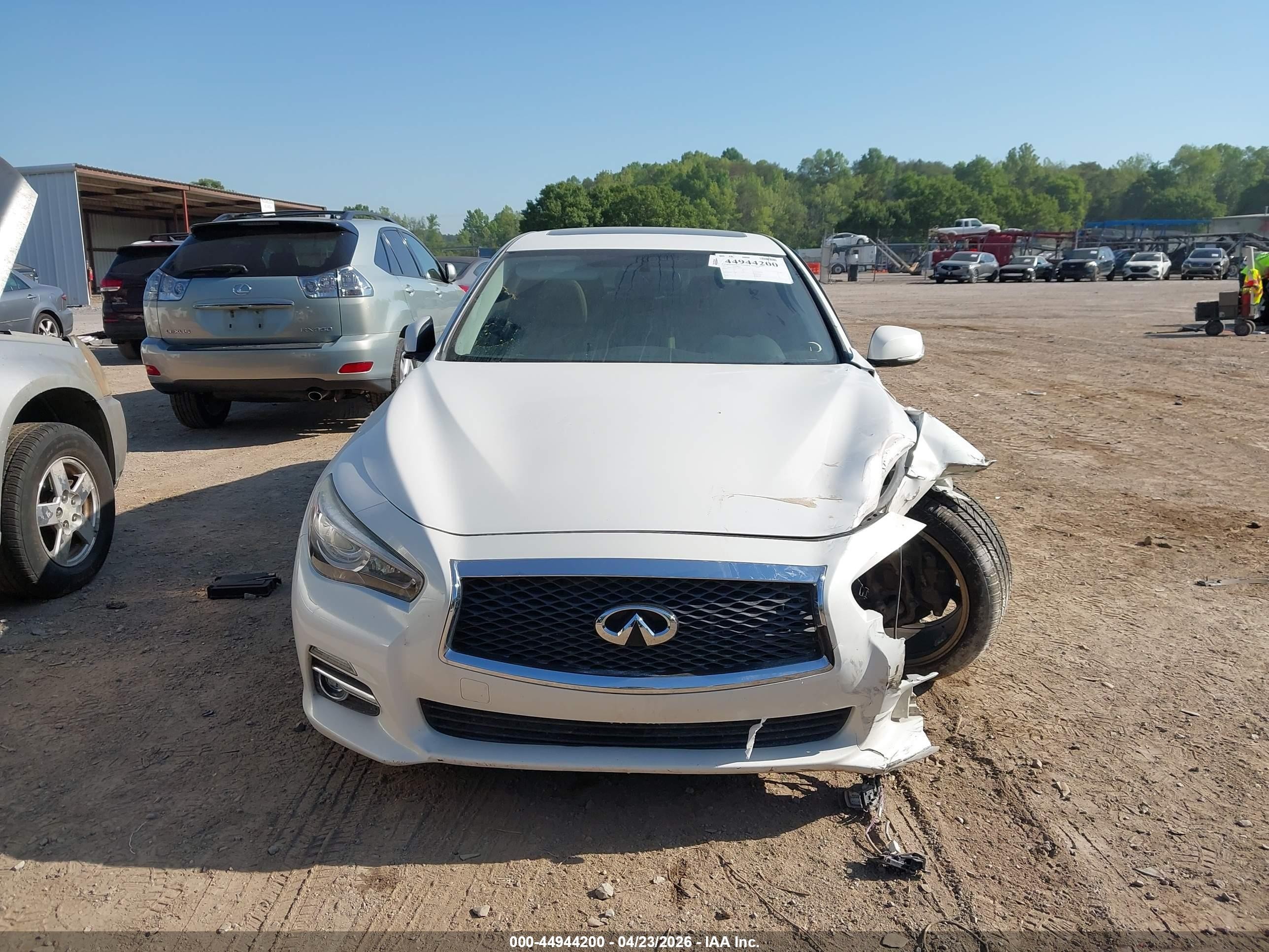 2015 Infiniti Q50 Premium White vin: JN1BV7AP2FM348644