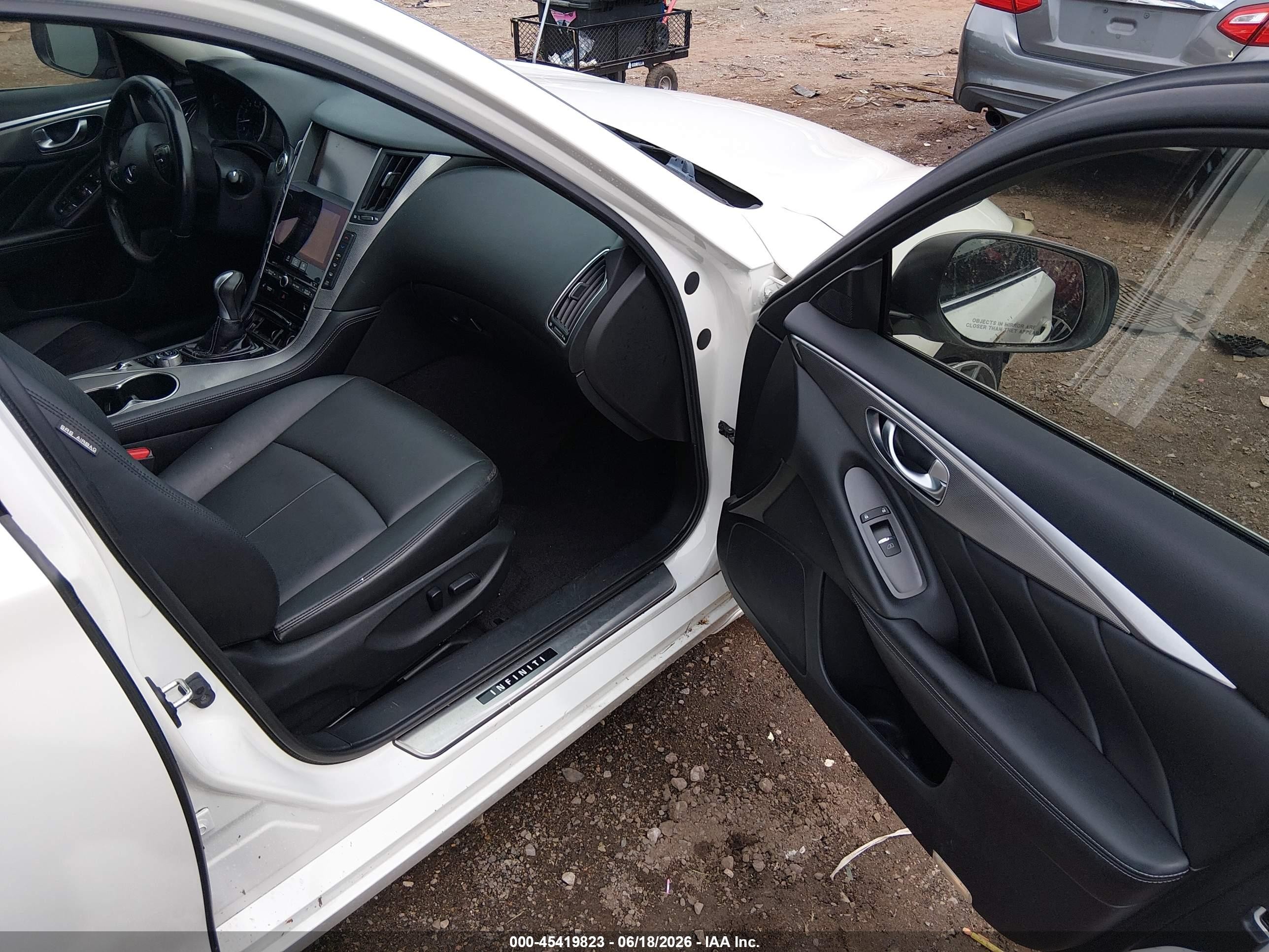 2015 Infiniti Q50 Premium White vin: JN1BV7AP2FM351043