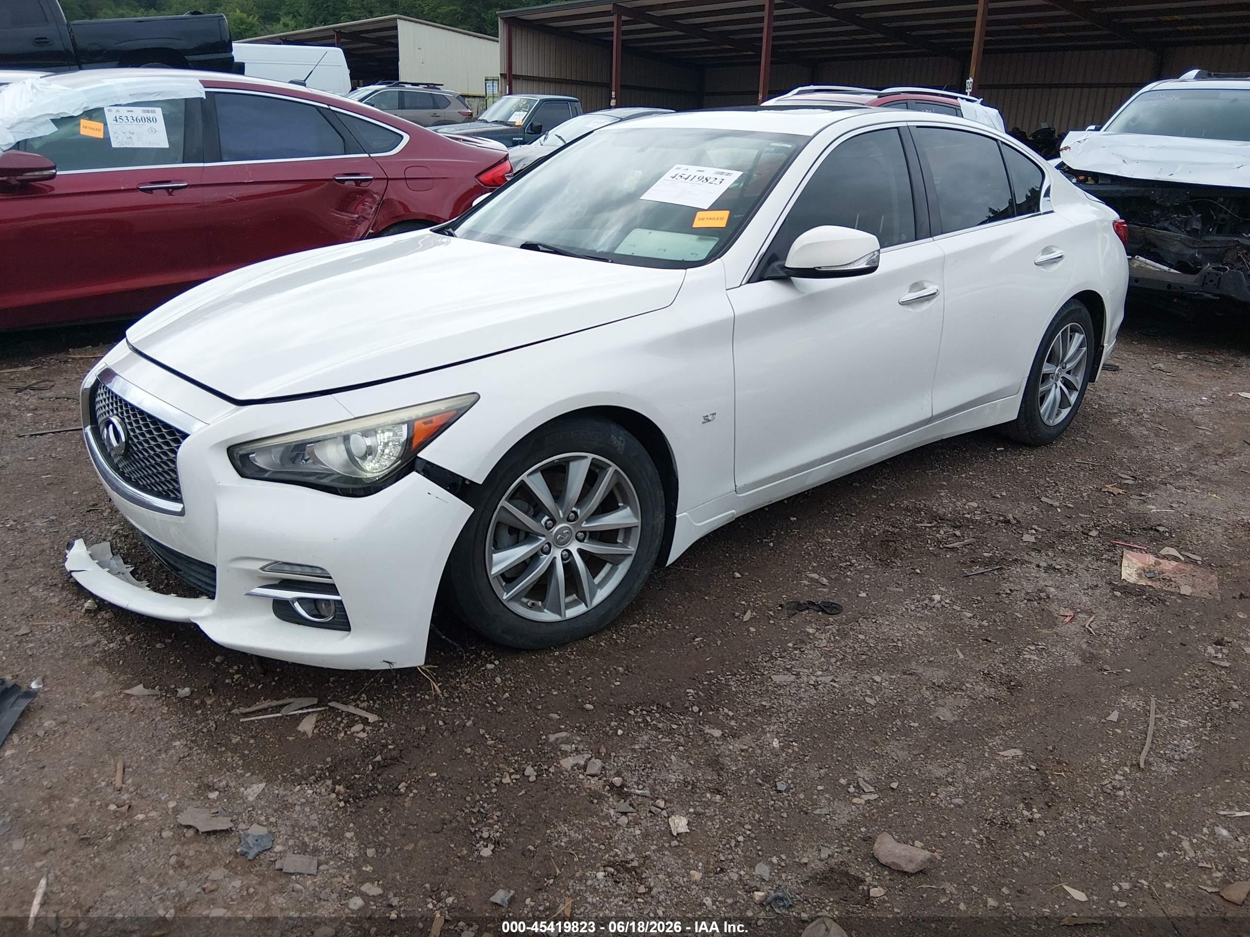 2015 Infiniti Q50 Premium White vin: JN1BV7AP2FM351043