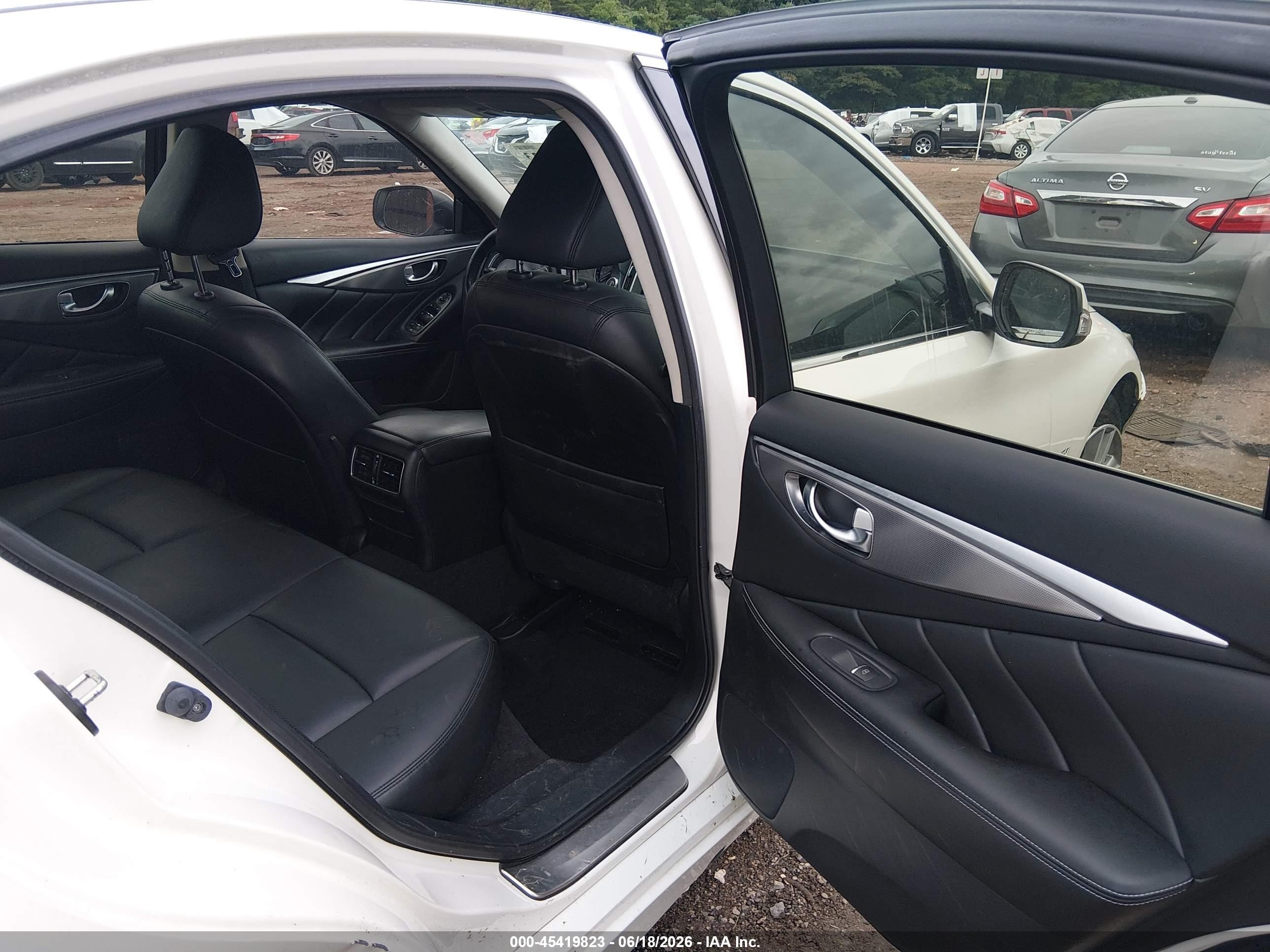 2015 Infiniti Q50 Premium White vin: JN1BV7AP2FM351043