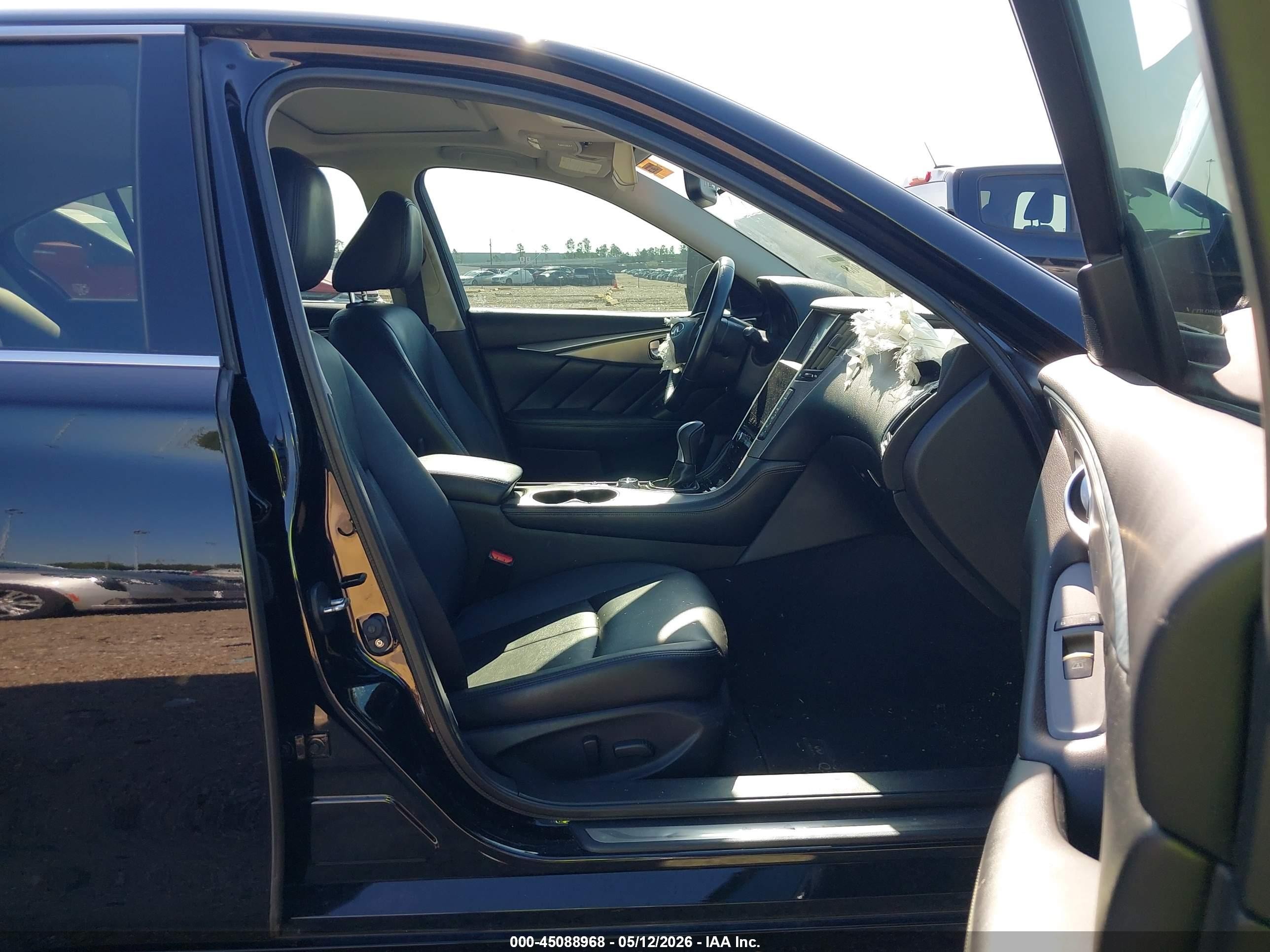 2015 Infiniti Q50 Premium Black vin: JN1BV7AP2FM354332