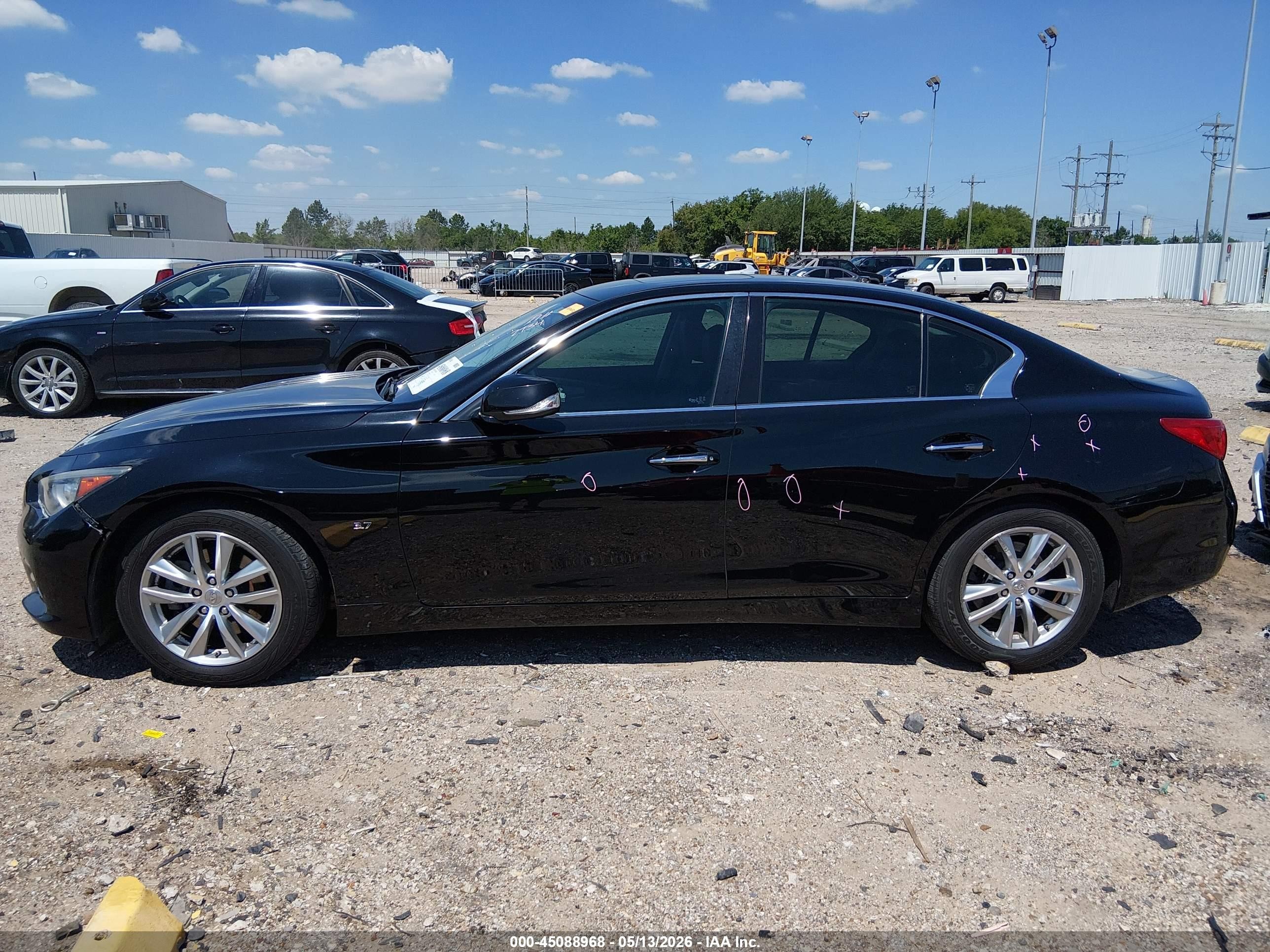 2015 Infiniti Q50 Premium Black vin: JN1BV7AP2FM354332