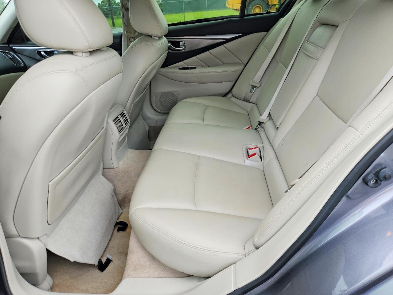 2015 Infiniti Q50 Base Серый vin: JN1BV7AP2FM354380