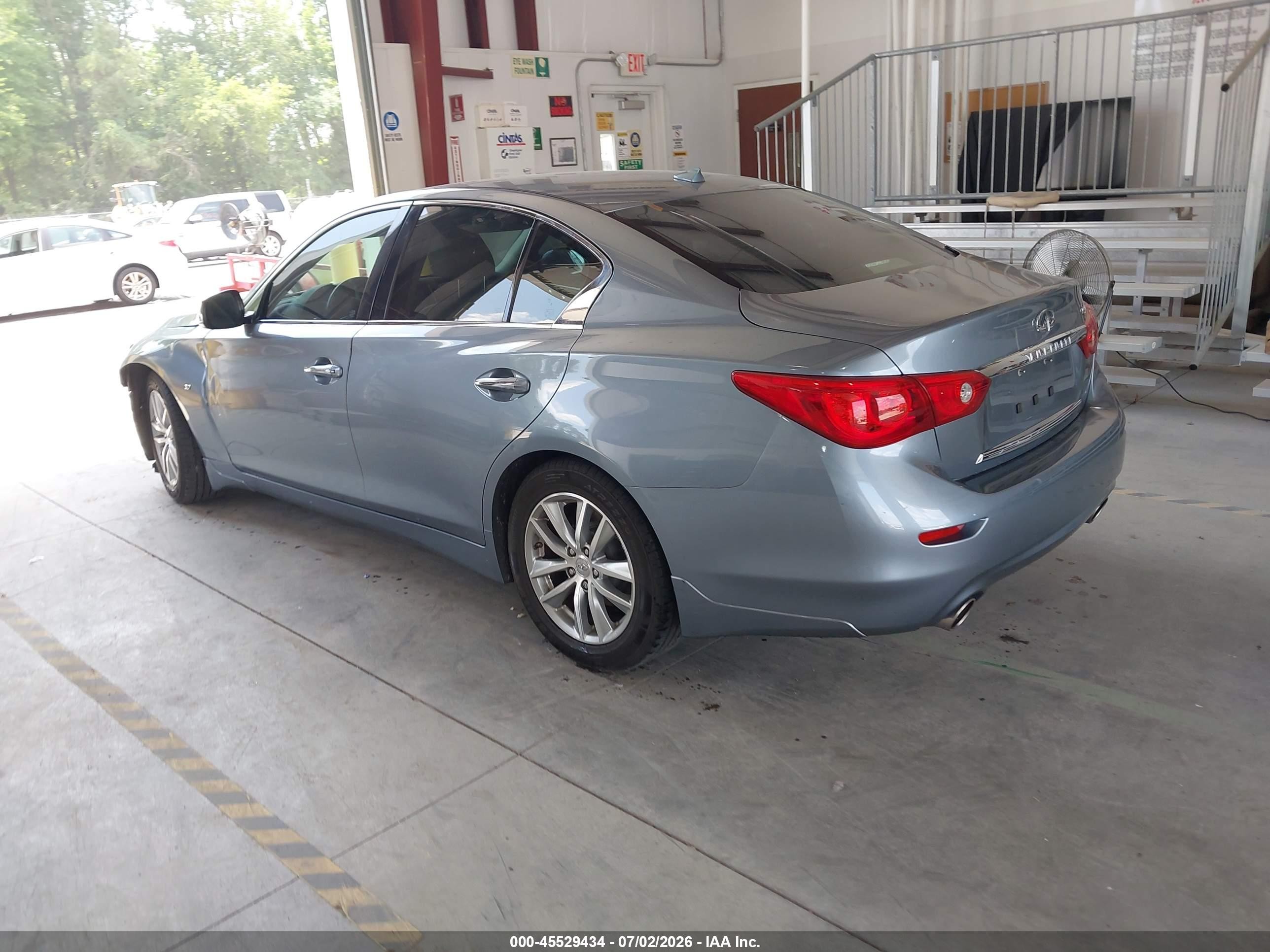 2015 Infiniti Q50 Premium Blue vin: JN1BV7AP2FM354881