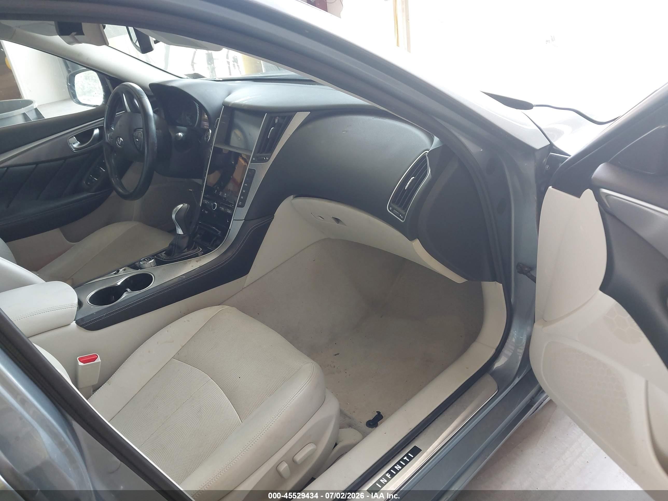 2015 Infiniti Q50 Premium Blue vin: JN1BV7AP2FM354881