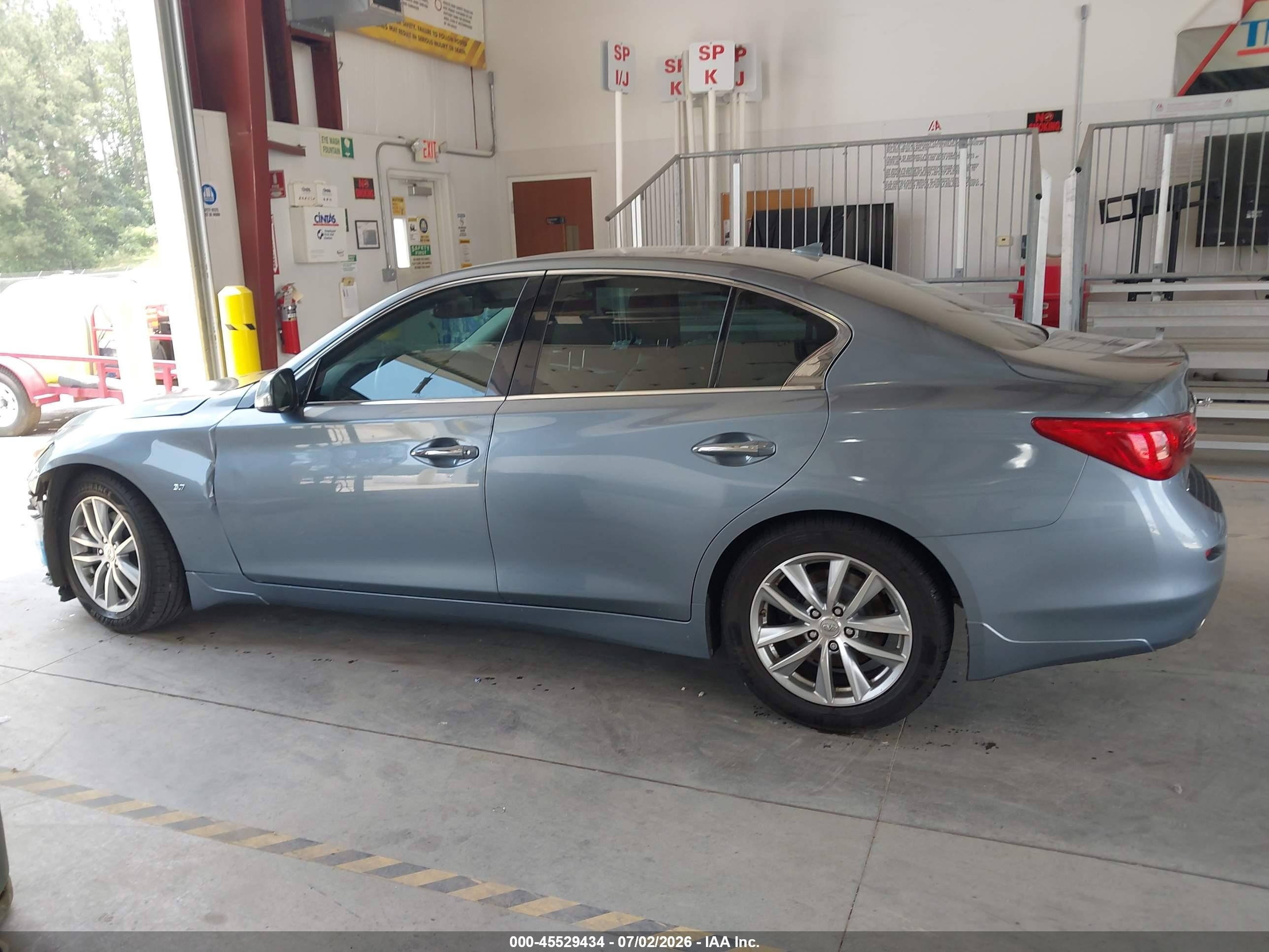 2015 Infiniti Q50 Premium Blue vin: JN1BV7AP2FM354881