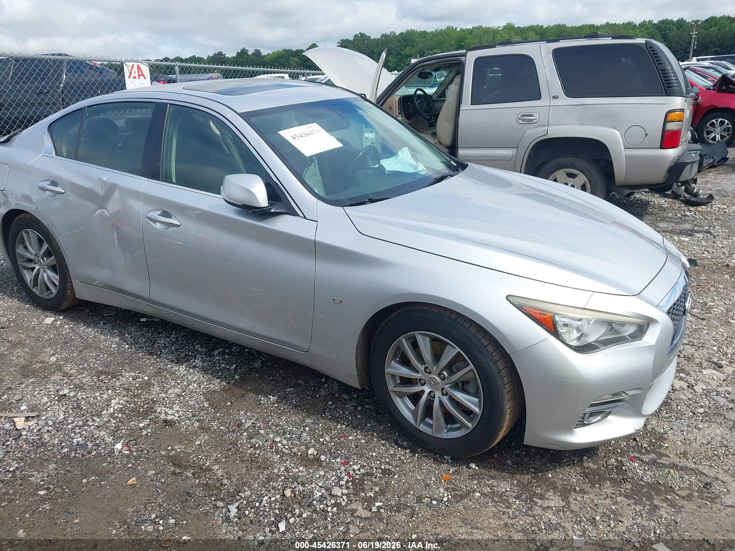 2015 Infiniti Q50 Premium Silver vin: JN1BV7AP2FM357862