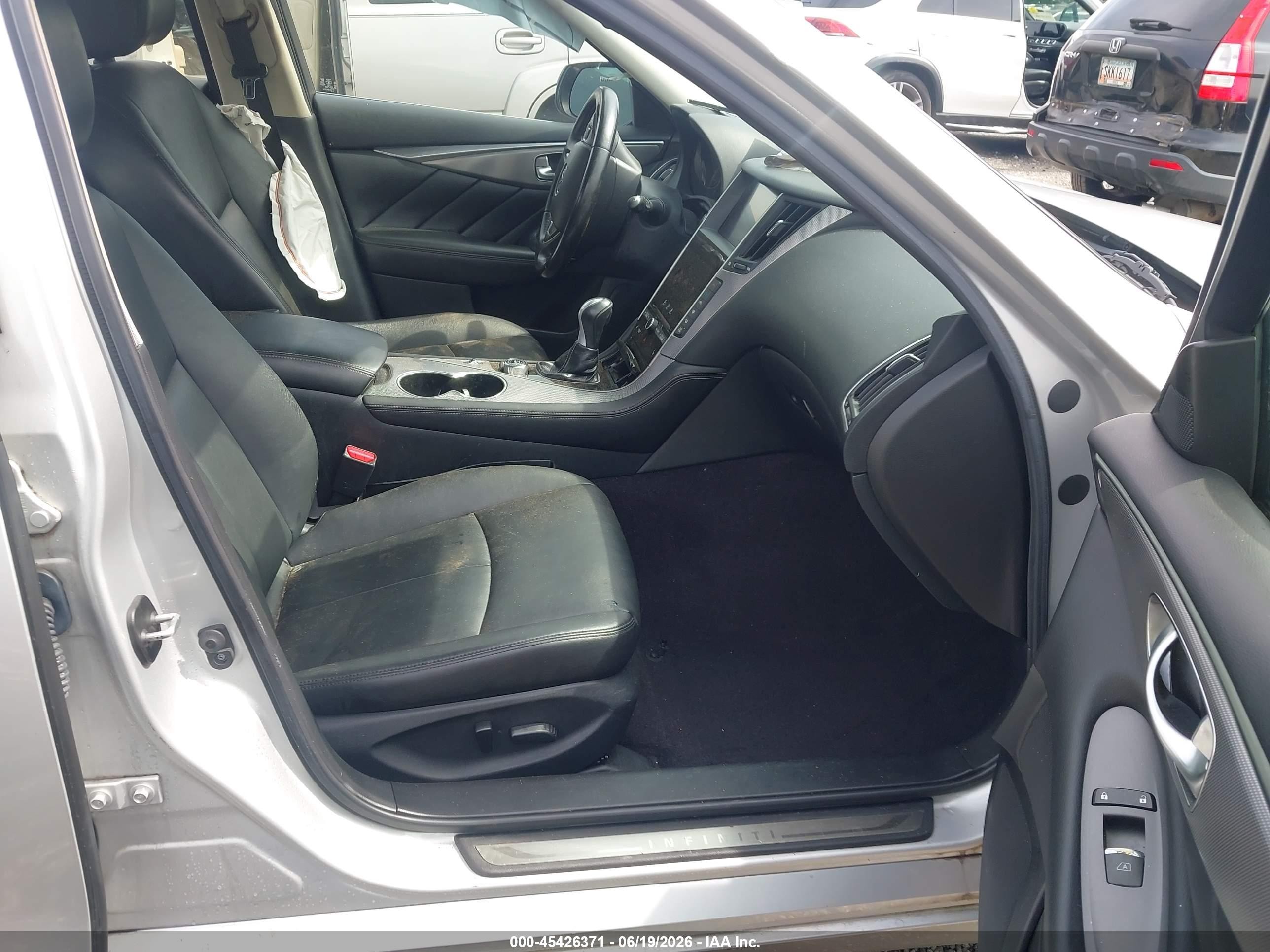 2015 Infiniti Q50 Premium Silver vin: JN1BV7AP2FM357862