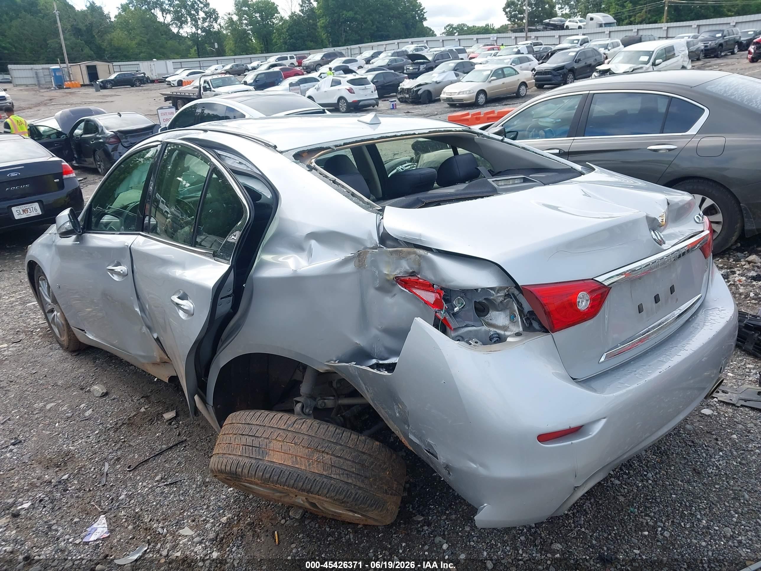 2015 Infiniti Q50 Premium Silver vin: JN1BV7AP2FM357862