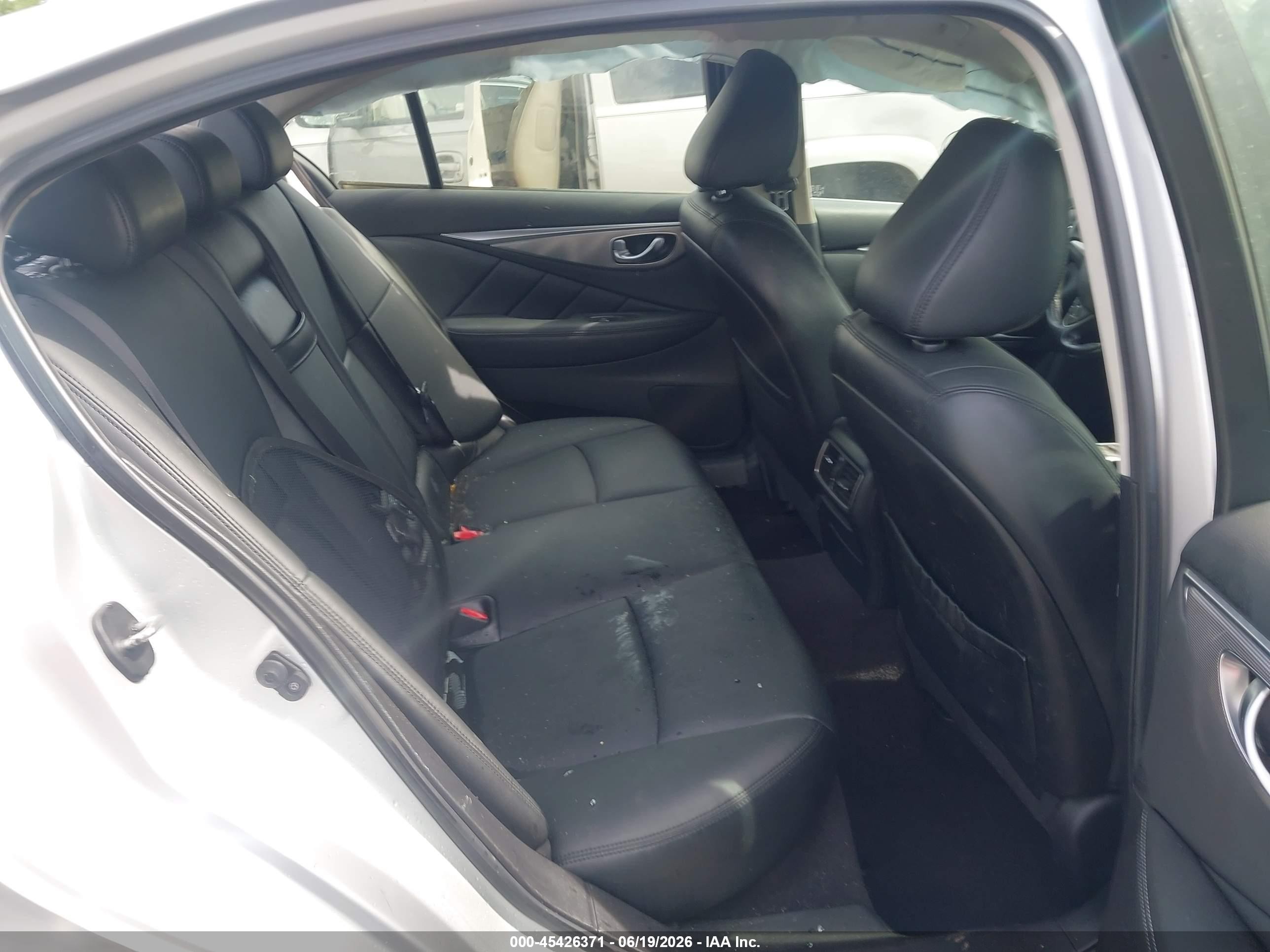 2015 Infiniti Q50 Premium Silver vin: JN1BV7AP2FM357862
