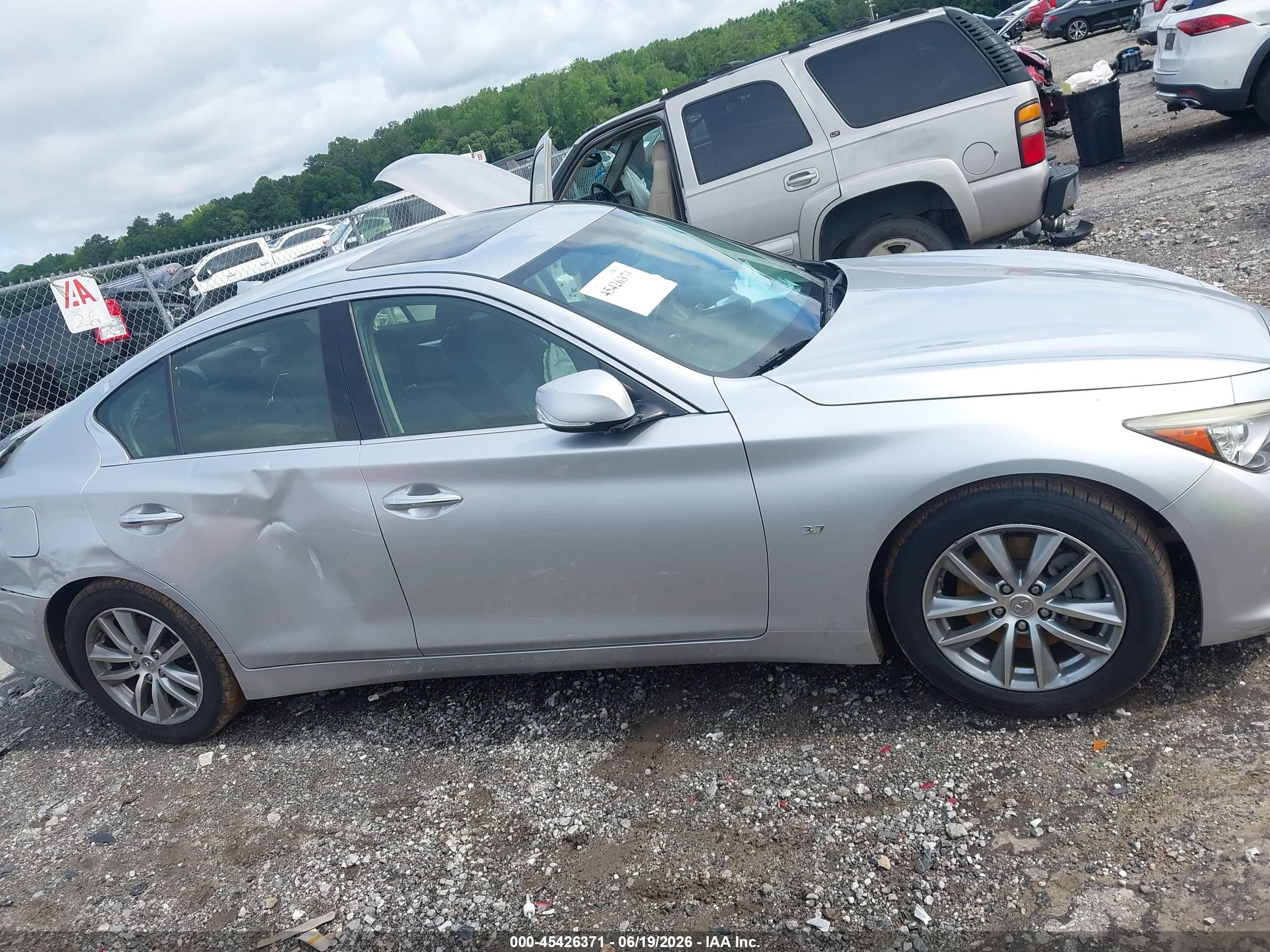 2015 Infiniti Q50 Premium Silver vin: JN1BV7AP2FM357862