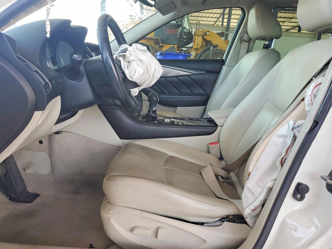 2014 Infiniti Q50 Base White vin: JN1BV7AP3EM670577