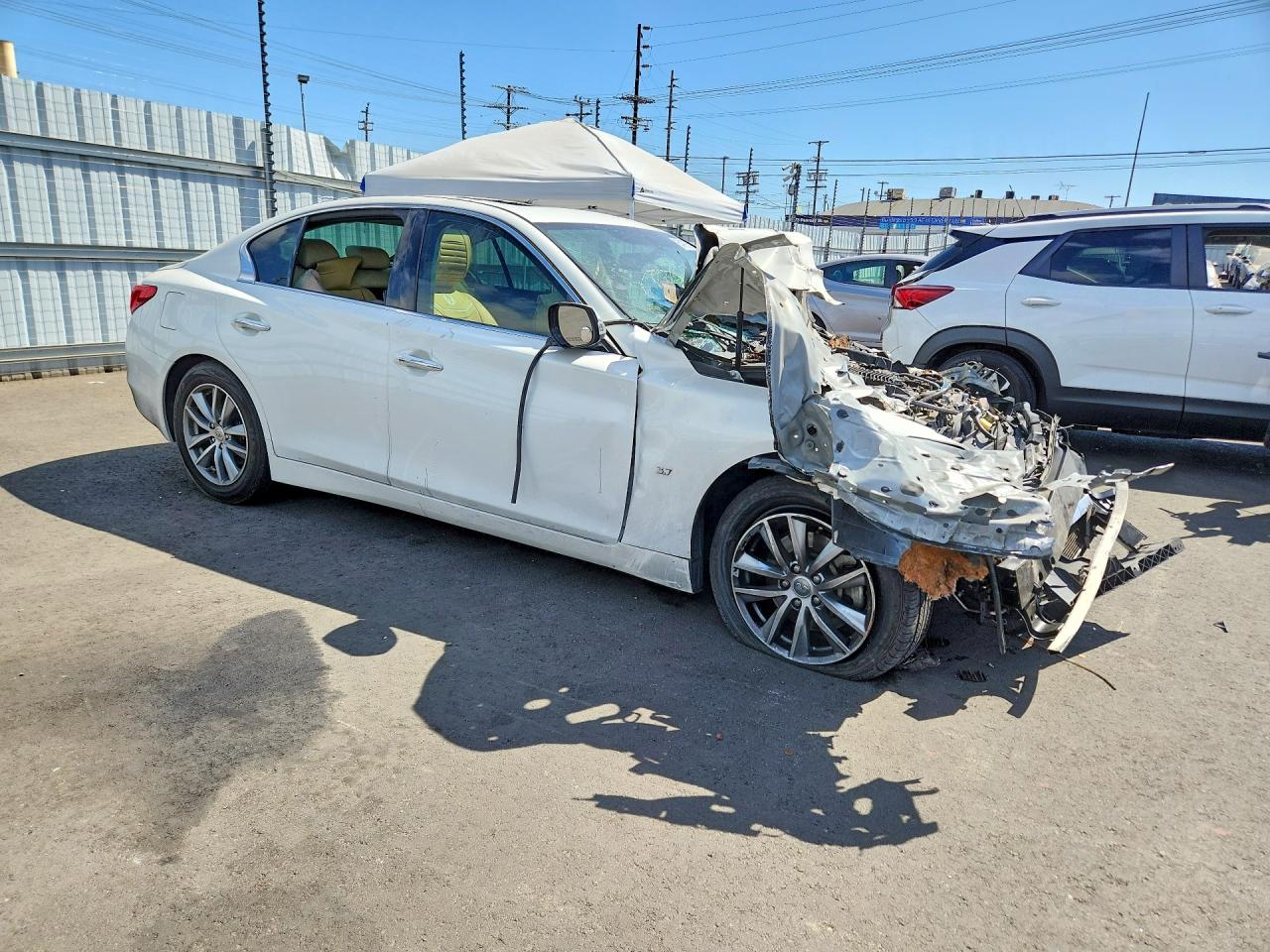 2014 Infiniti Q50 Base Белый vin: JN1BV7AP3EM677609