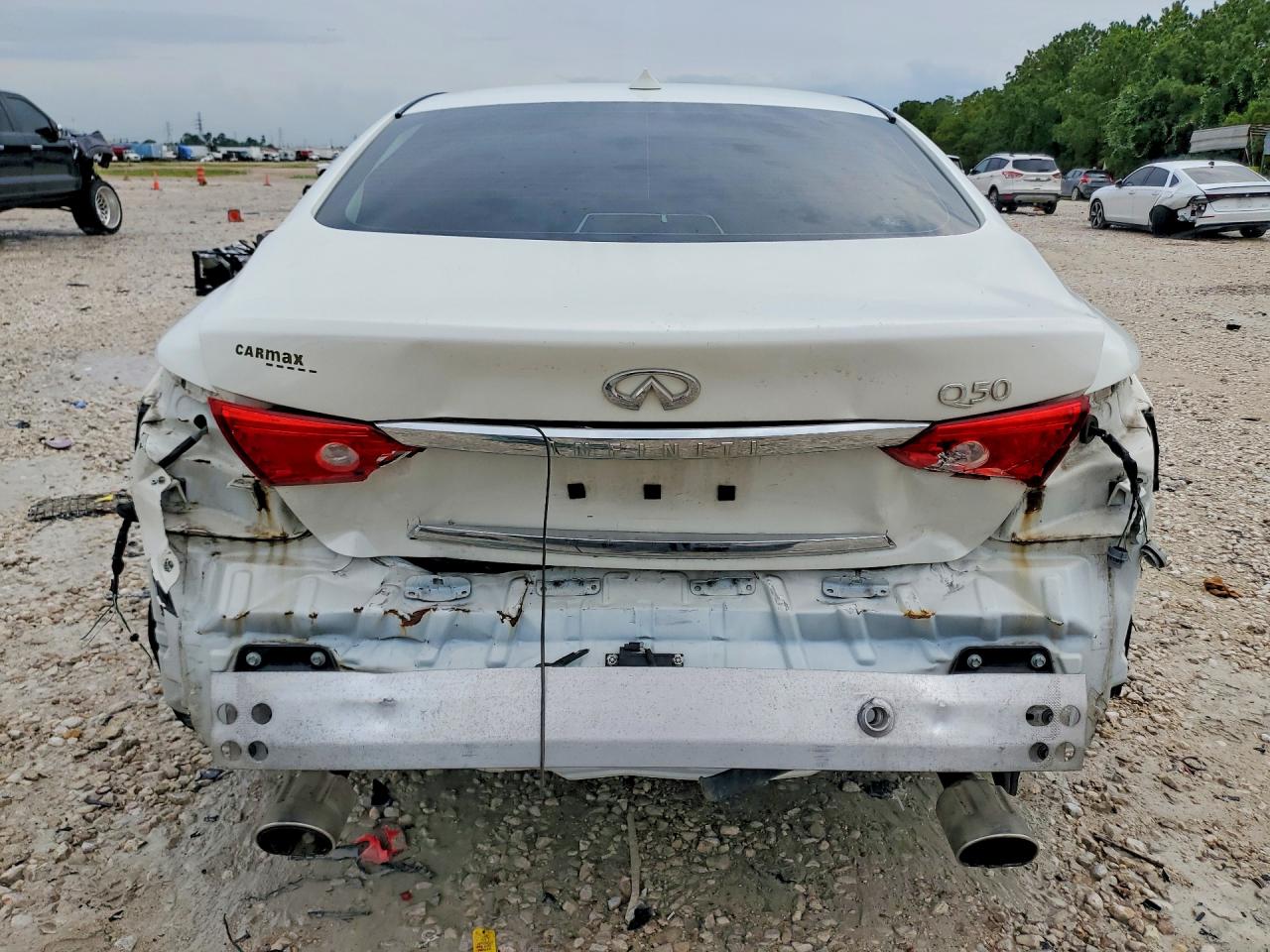 2014 Infiniti Q50 Premium White vin: JN1BV7AP3EM679330