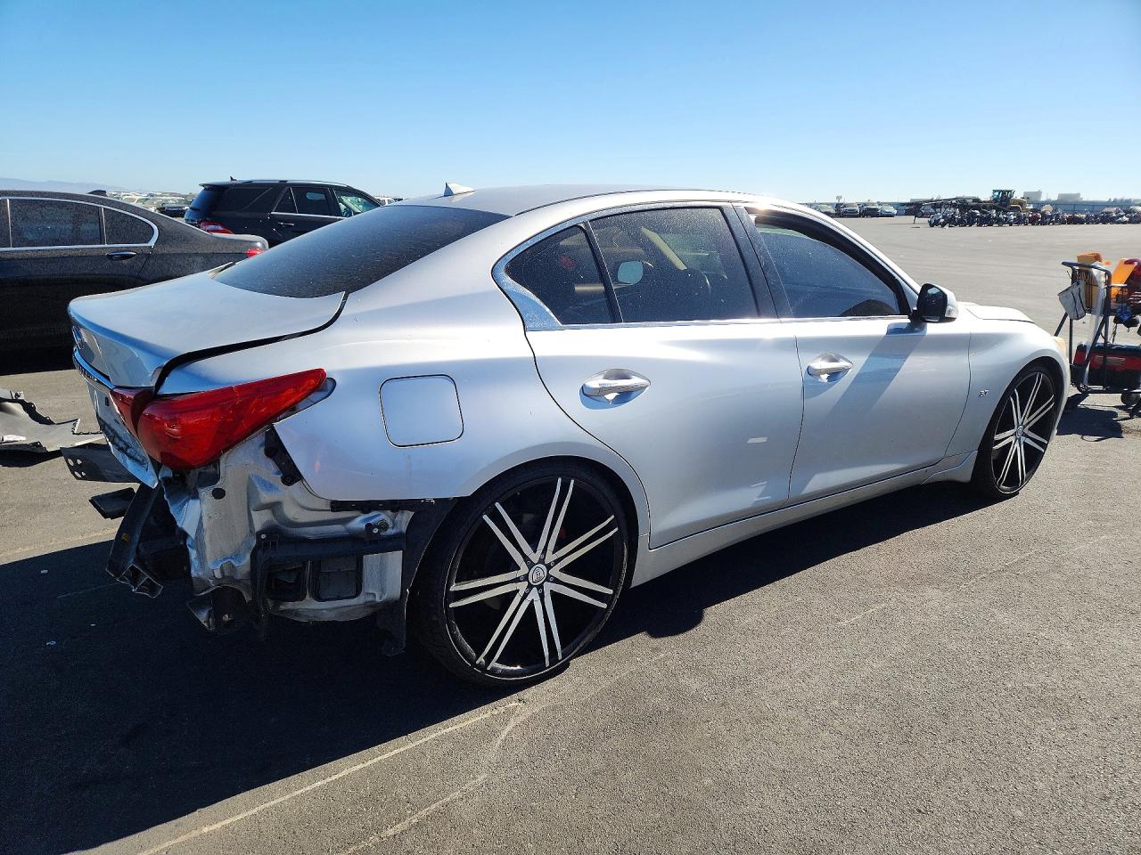 2014 Infiniti Q50 Premium Серебряный vin: JN1BV7AP3EM682549