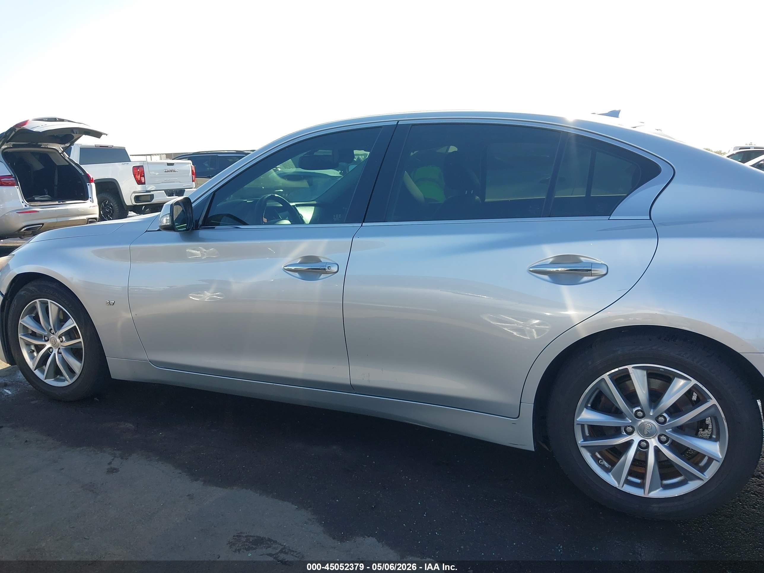 2014 Infiniti Q50 Premium/sport Серебряный vin: JN1BV7AP3EM686360